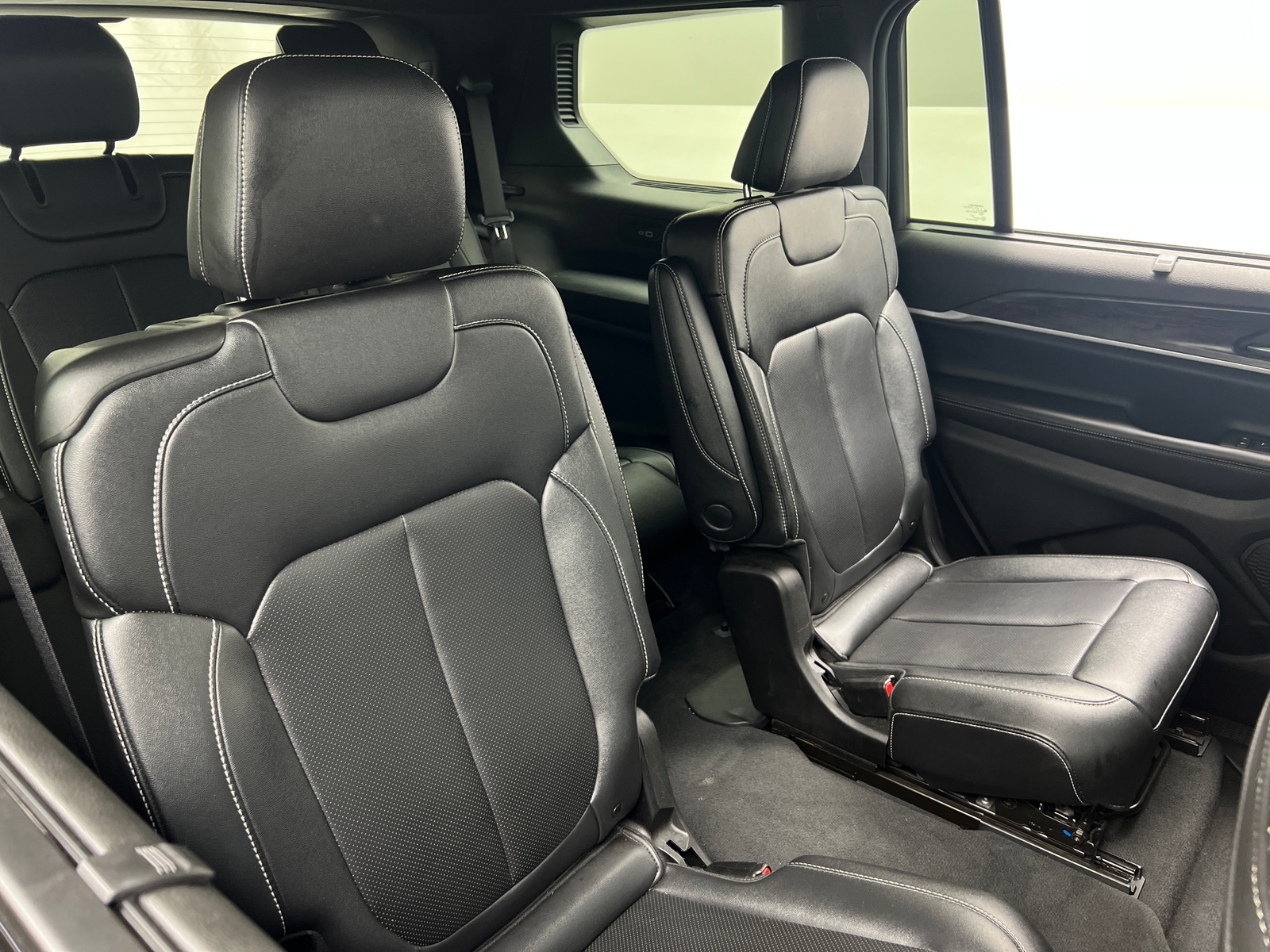 Thumbnail: 2024 Jeep Grand Cherokee L - 5
