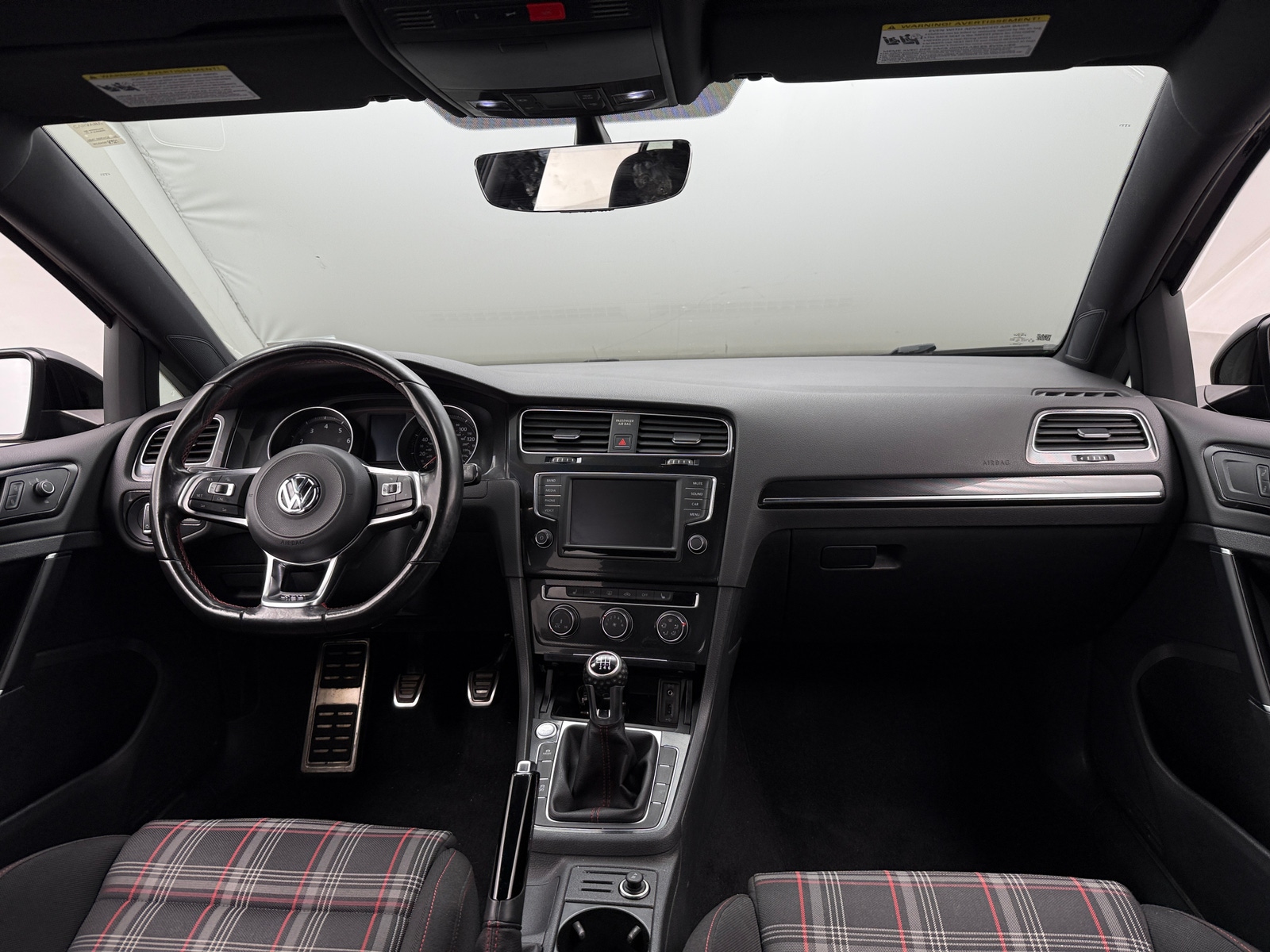 Thumbnail: 2017 Volkswagen Golf - 3