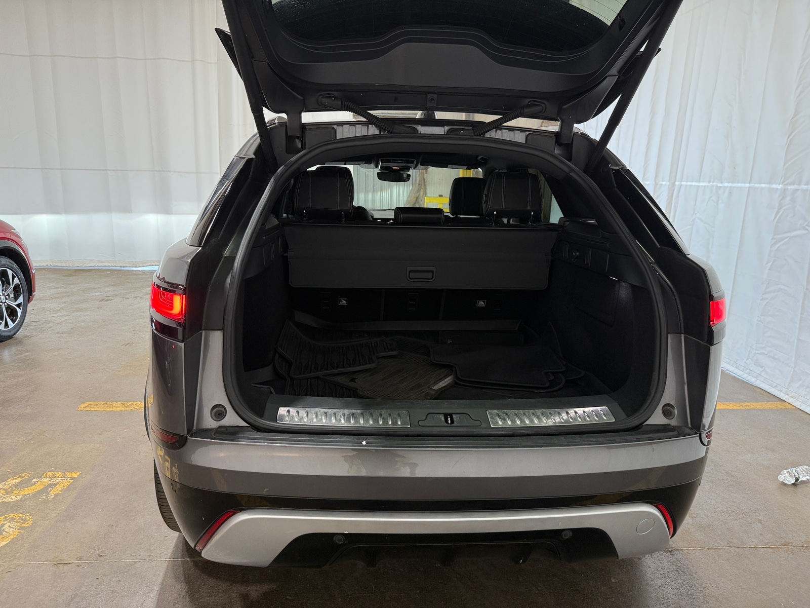 Thumbnail: 2019 Land Rover Range Rover Velar - 6