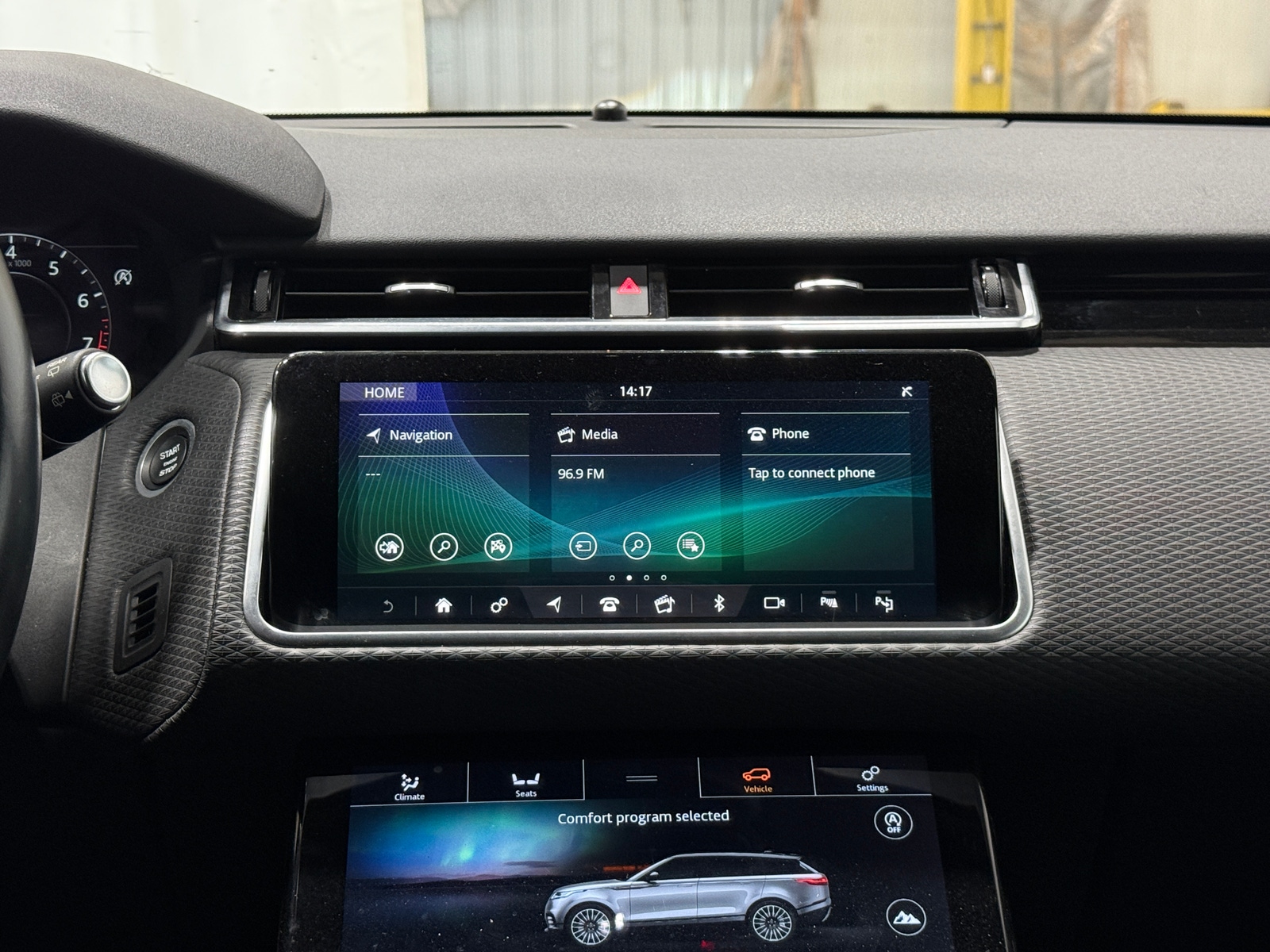 Thumbnail: 2019 Land Rover Range Rover Velar - 3