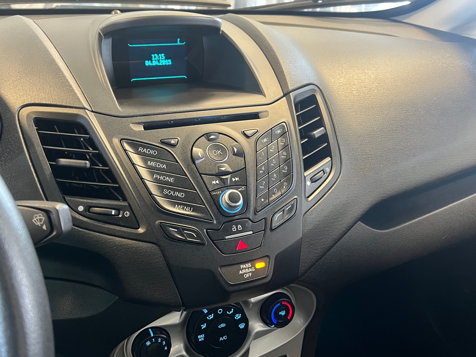 Thumbnail: 2015 Ford Fiesta - 4