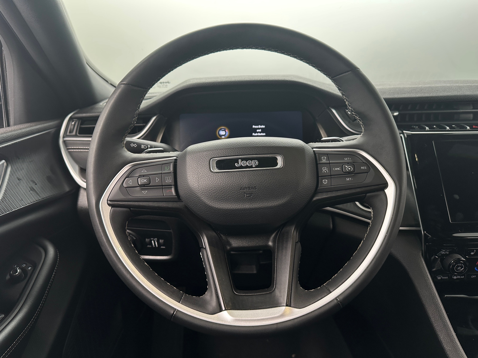 Thumbnail: 2024 Jeep Grand Cherokee L - 4