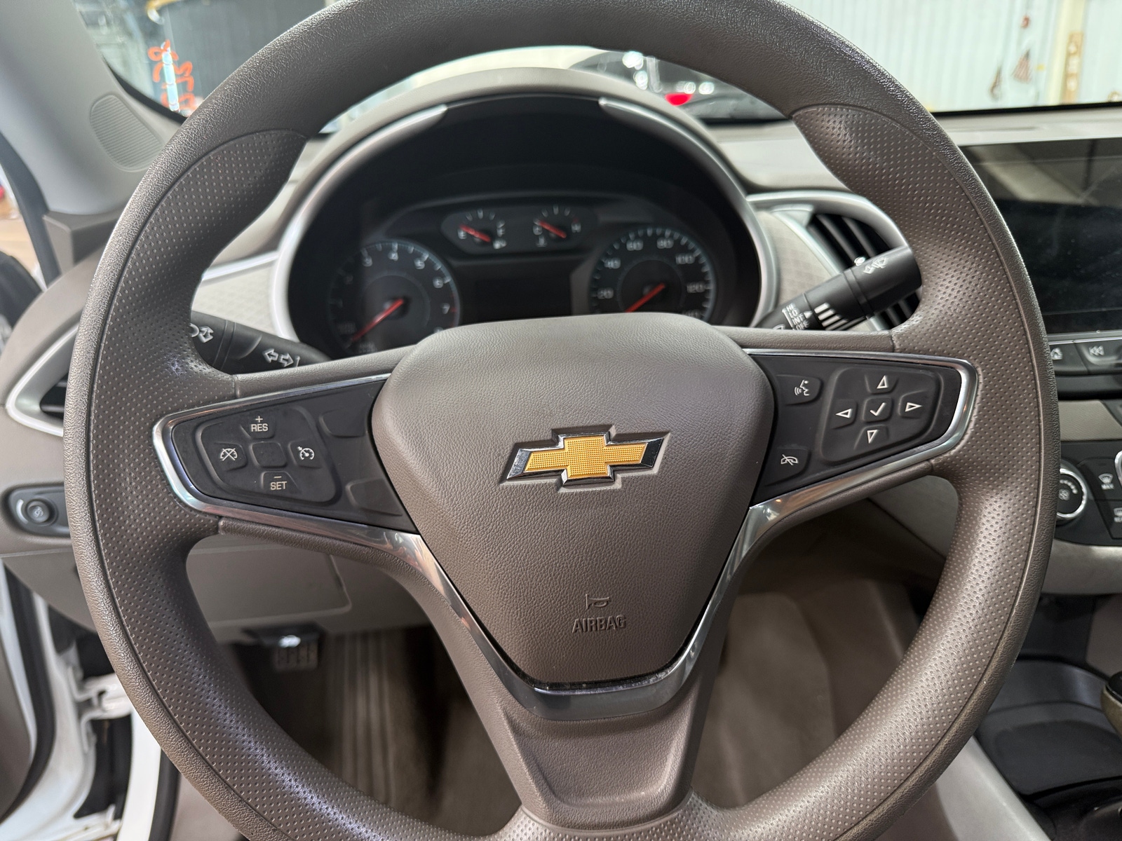 Thumbnail: 2020 Chevrolet Malibu - 5