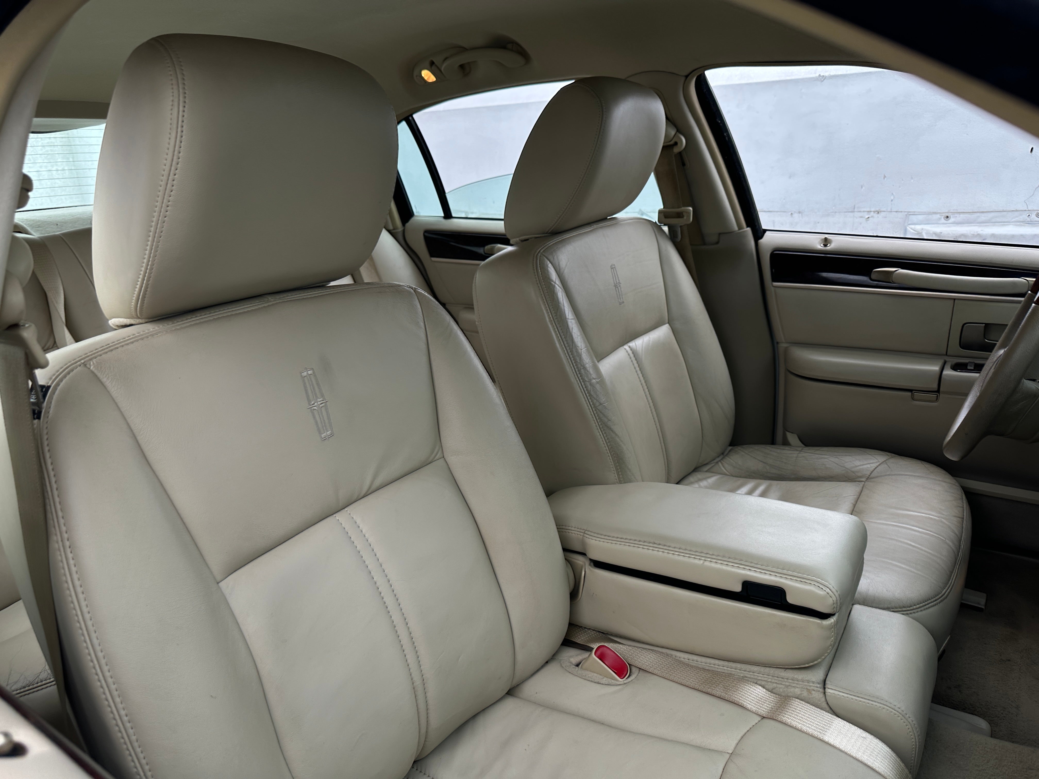 2011 Lincoln Town Car