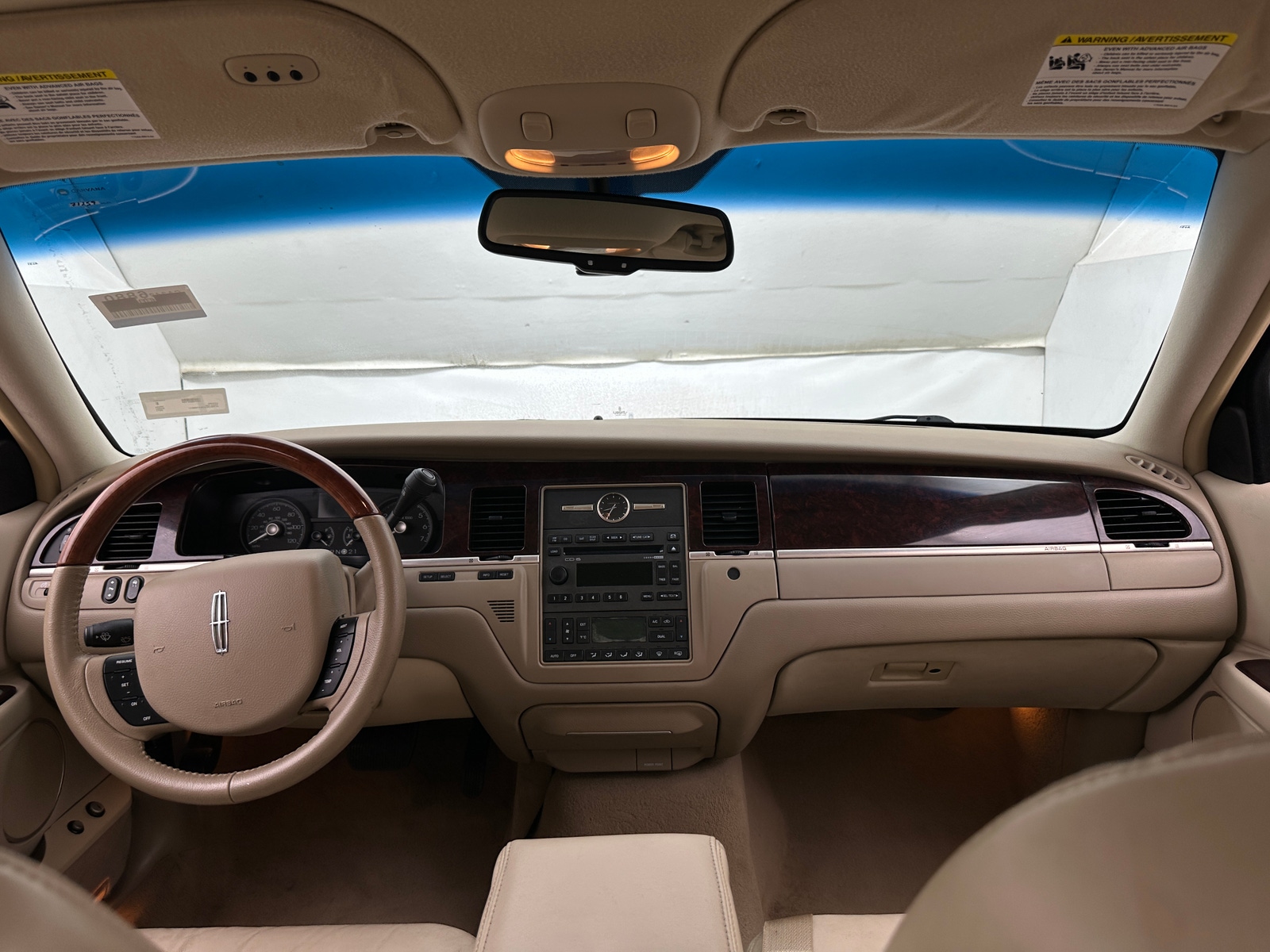 Thumbnail: 2011 Lincoln Town Car - 2