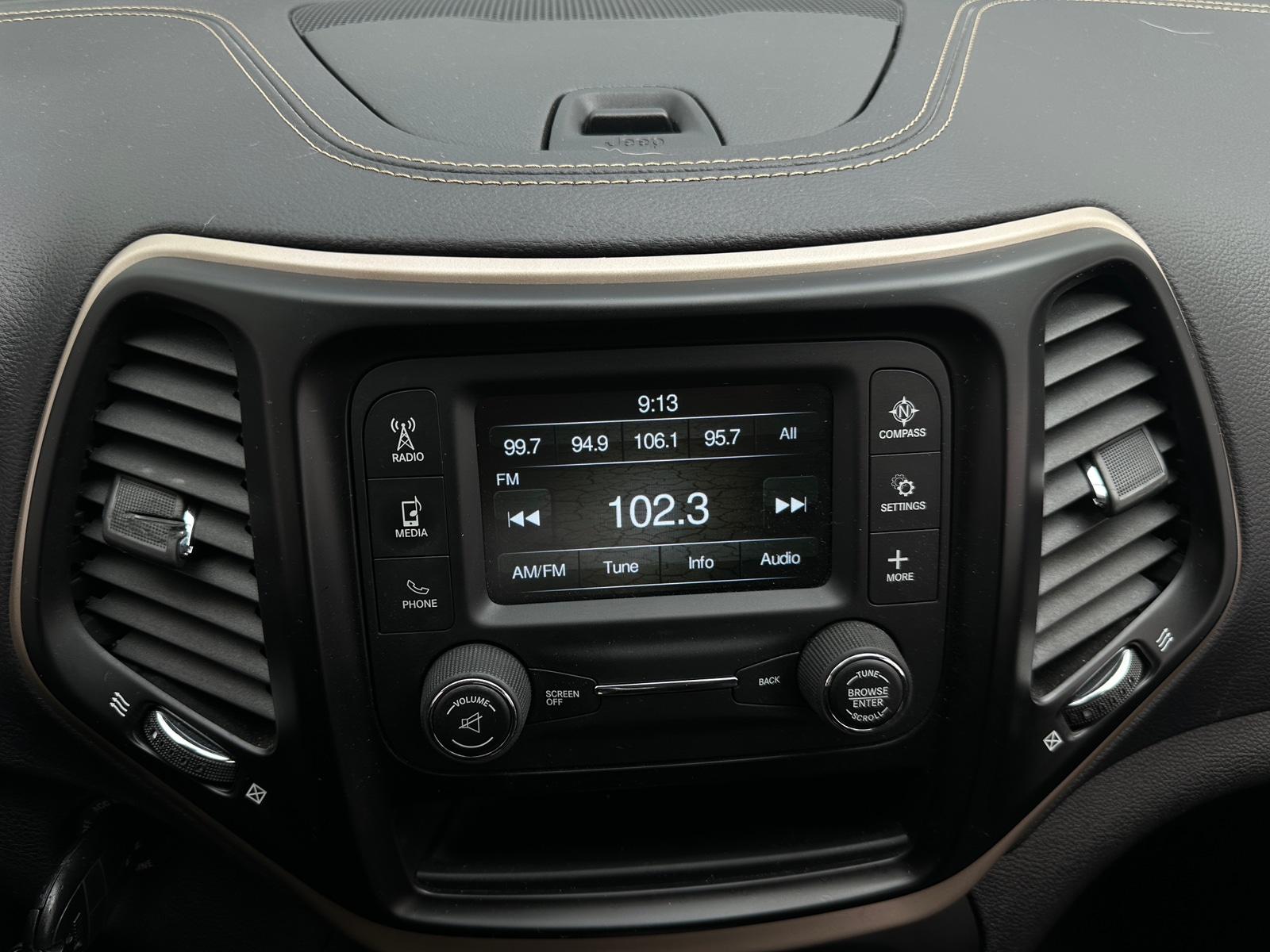 Thumbnail: 2017 Jeep Cherokee - 4
