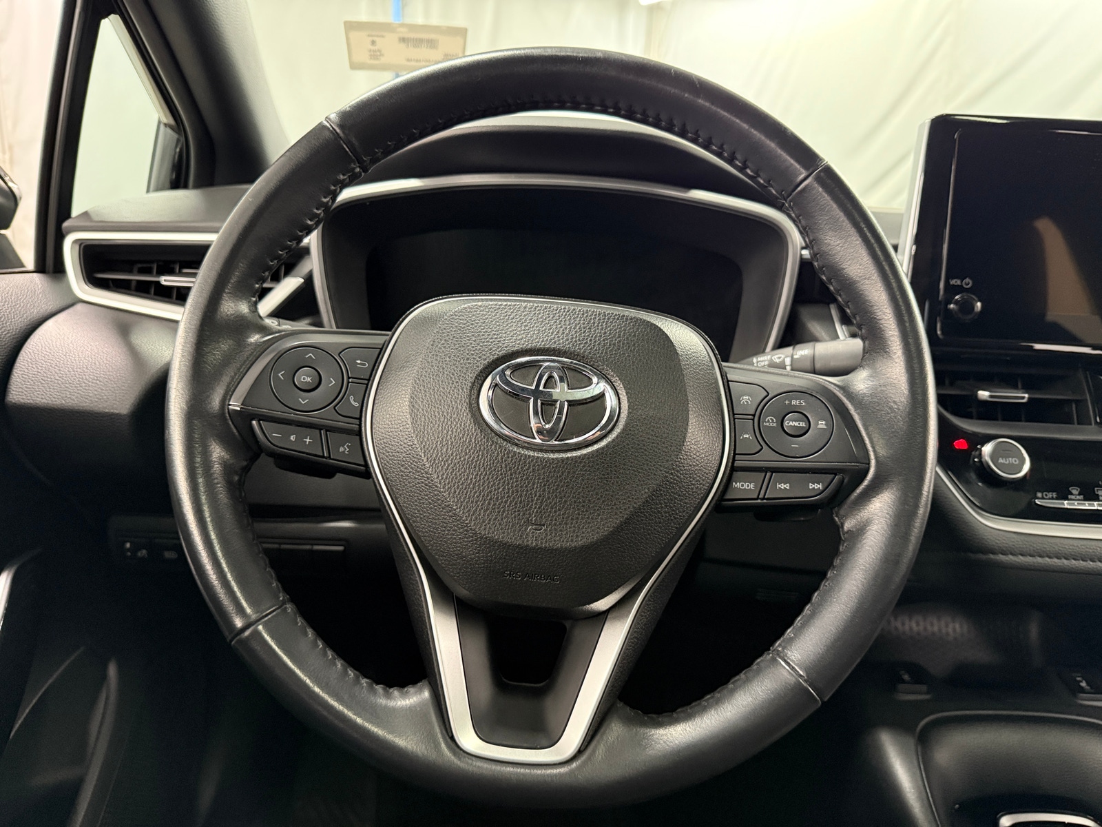 Thumbnail: 2023 Toyota Corolla - 4