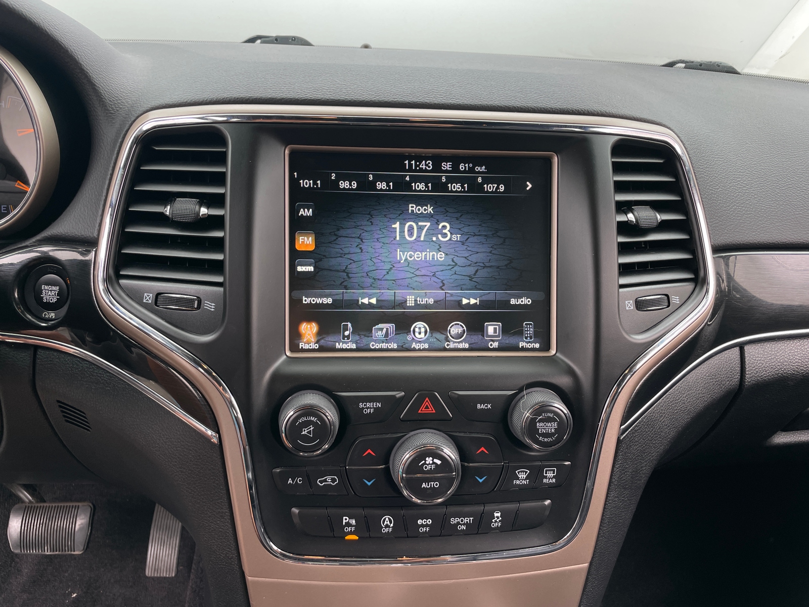 Thumbnail: 2017 Jeep Grand Cherokee - 3