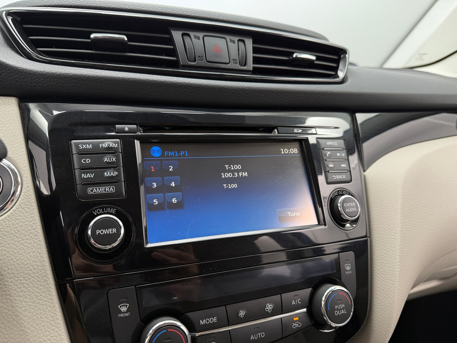 Thumbnail: 2018 Nissan Rogue Sport - 4