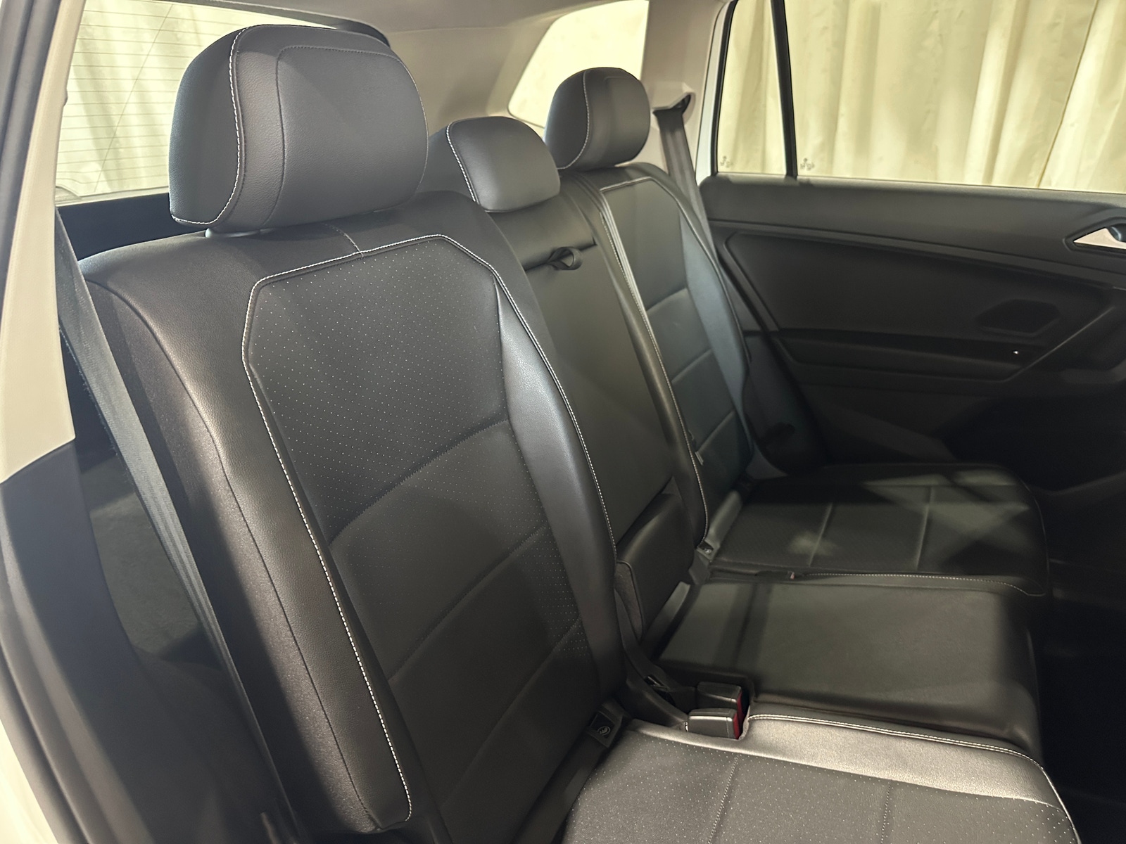 Thumbnail: 2021 Volkswagen Tiguan - 5