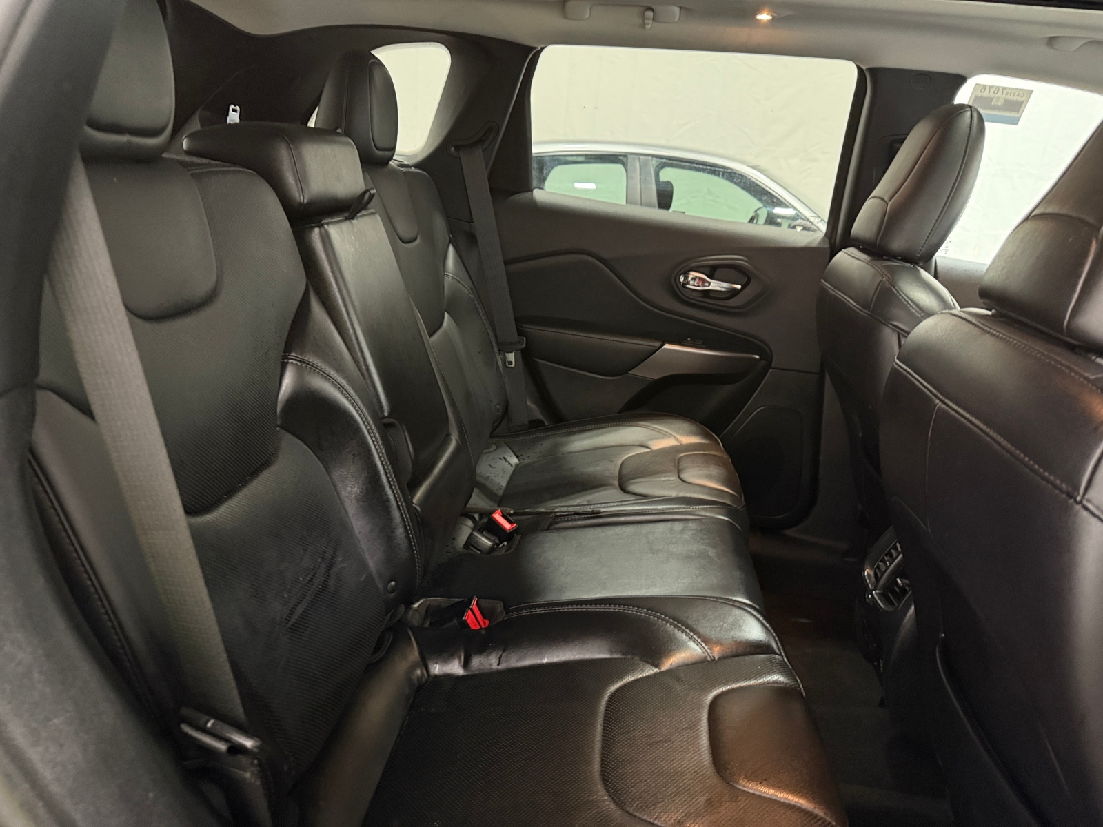Thumbnail: 2019 Jeep Cherokee - 5