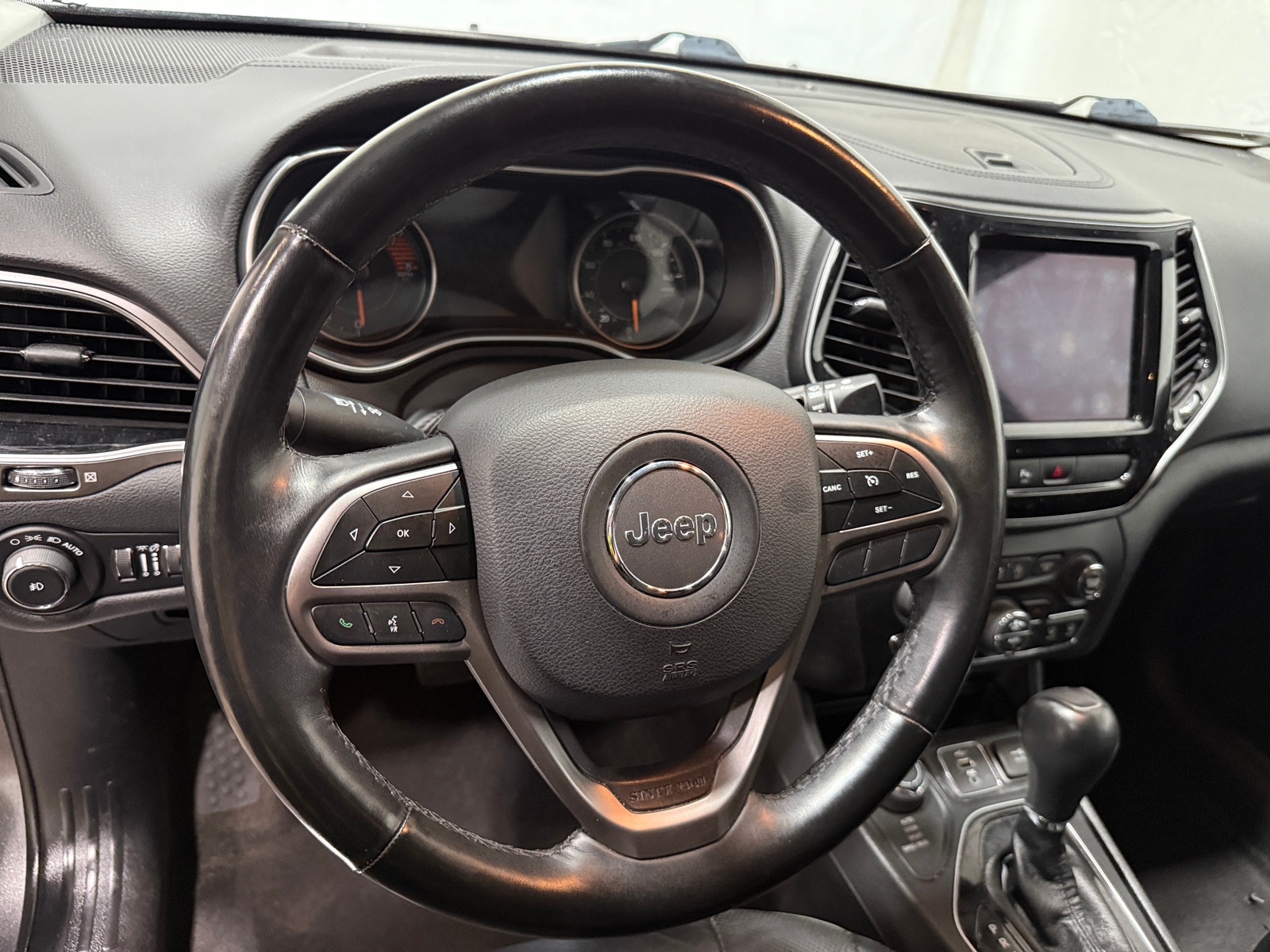 Thumbnail: 2019 Jeep Cherokee - 4