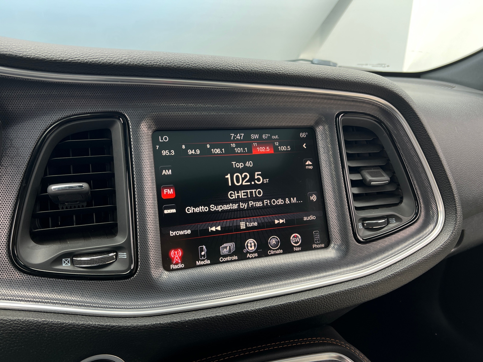 Thumbnail: 2015 Dodge Challenger - 3