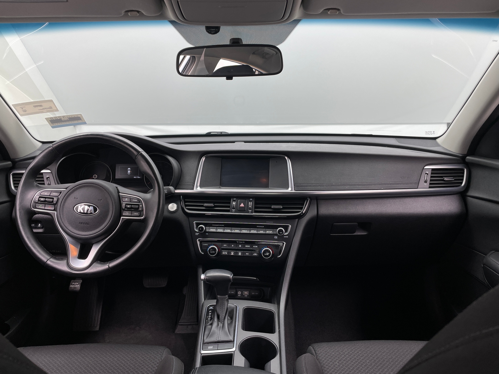 Thumbnail: 2017 Kia Optima - 3
