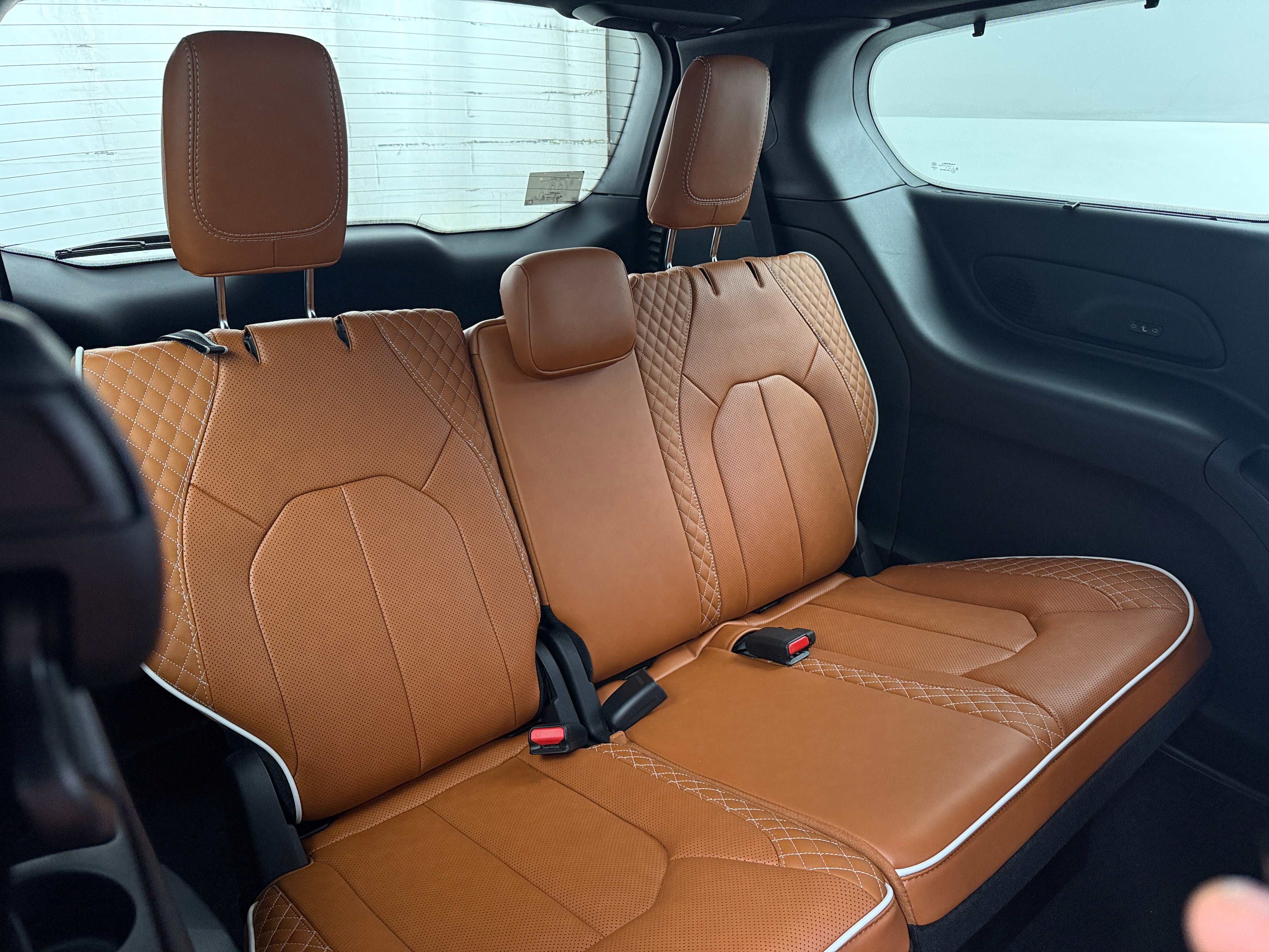 2026 Chrysler Pacifica Pinnacle's photo