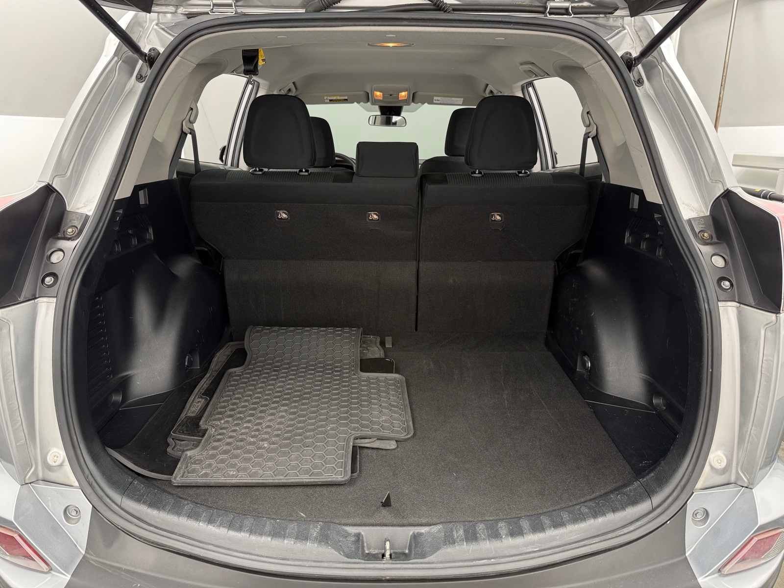 Thumbnail: 2018 Toyota RAV4 - 7