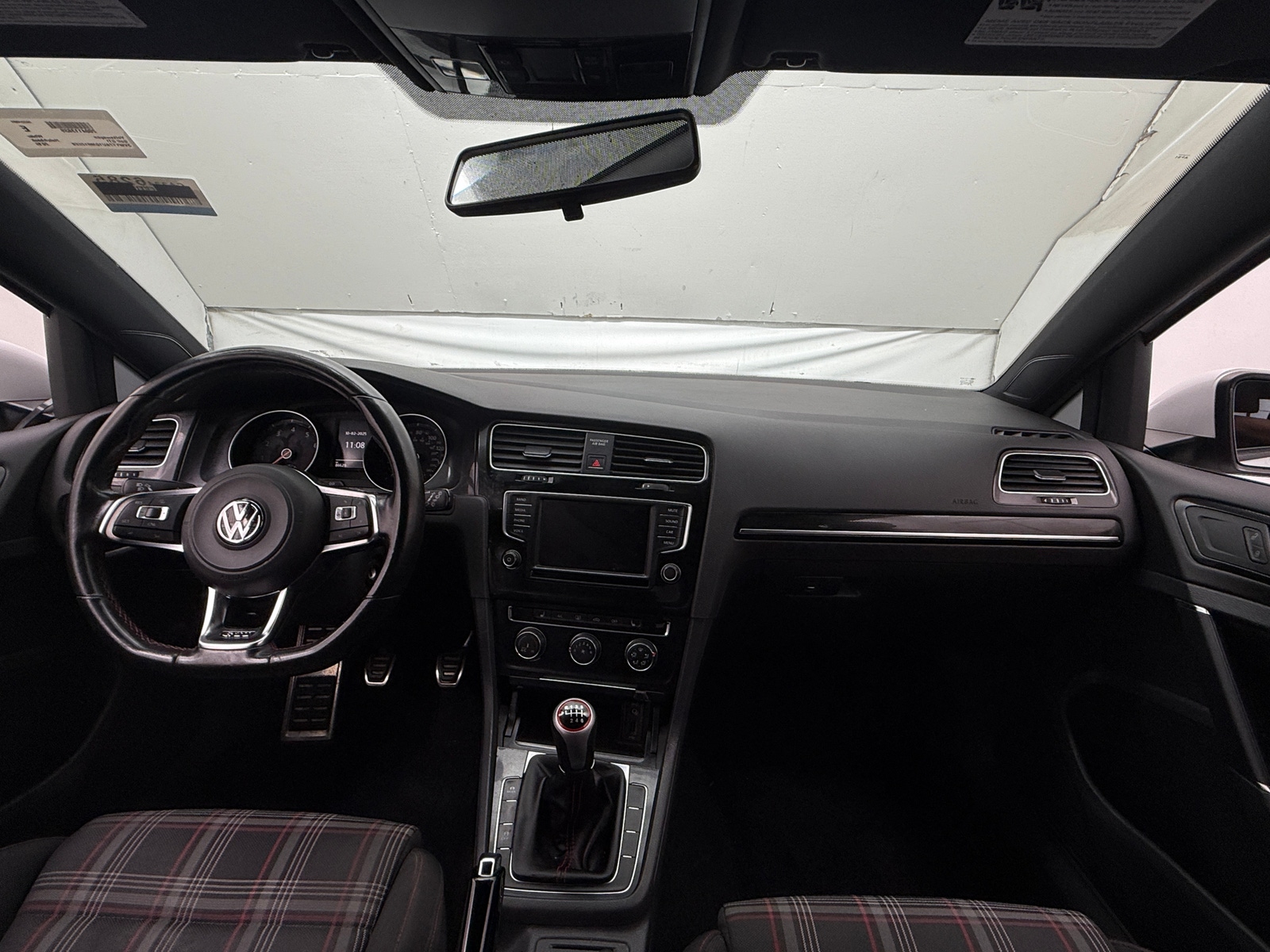 Thumbnail: 2016 Volkswagen Golf - 3