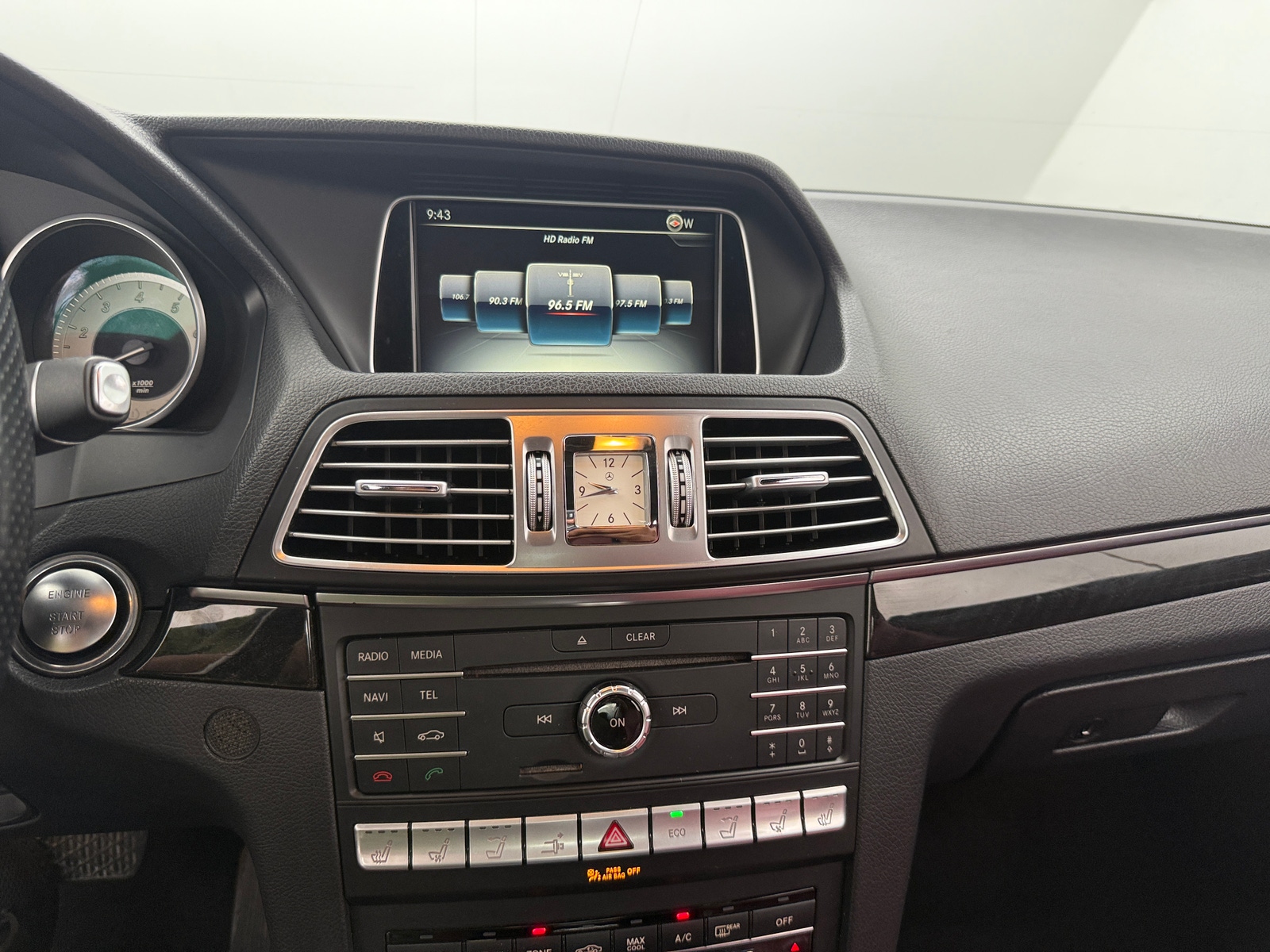 Thumbnail: 2017 Mercedes-Benz E-Class - 3
