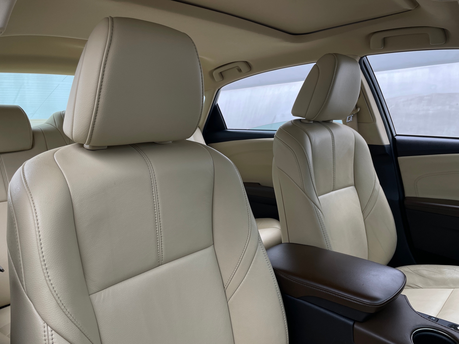 Thumbnail: 2016 Toyota Avalon - 2