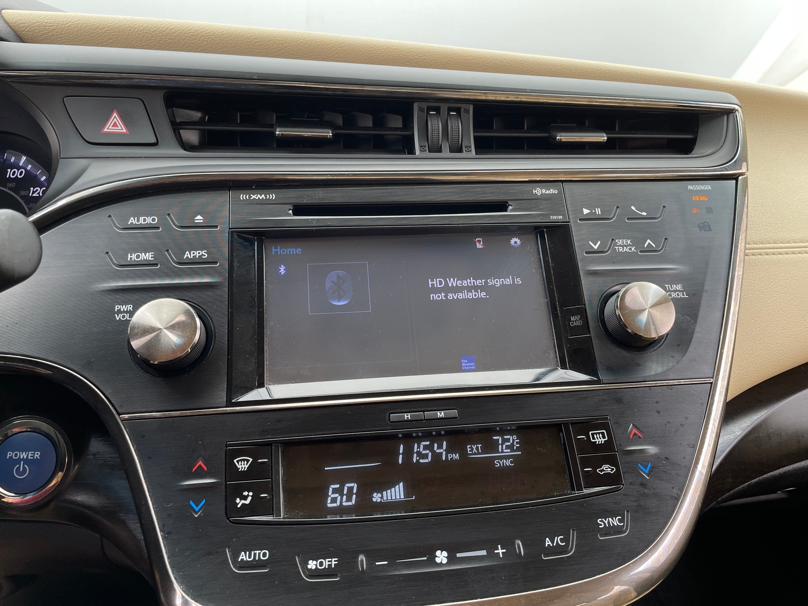Thumbnail: 2016 Toyota Avalon - 4