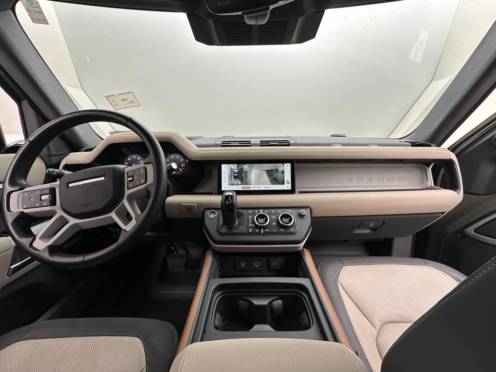 Thumbnail: 2023 Land Rover Defender - 3