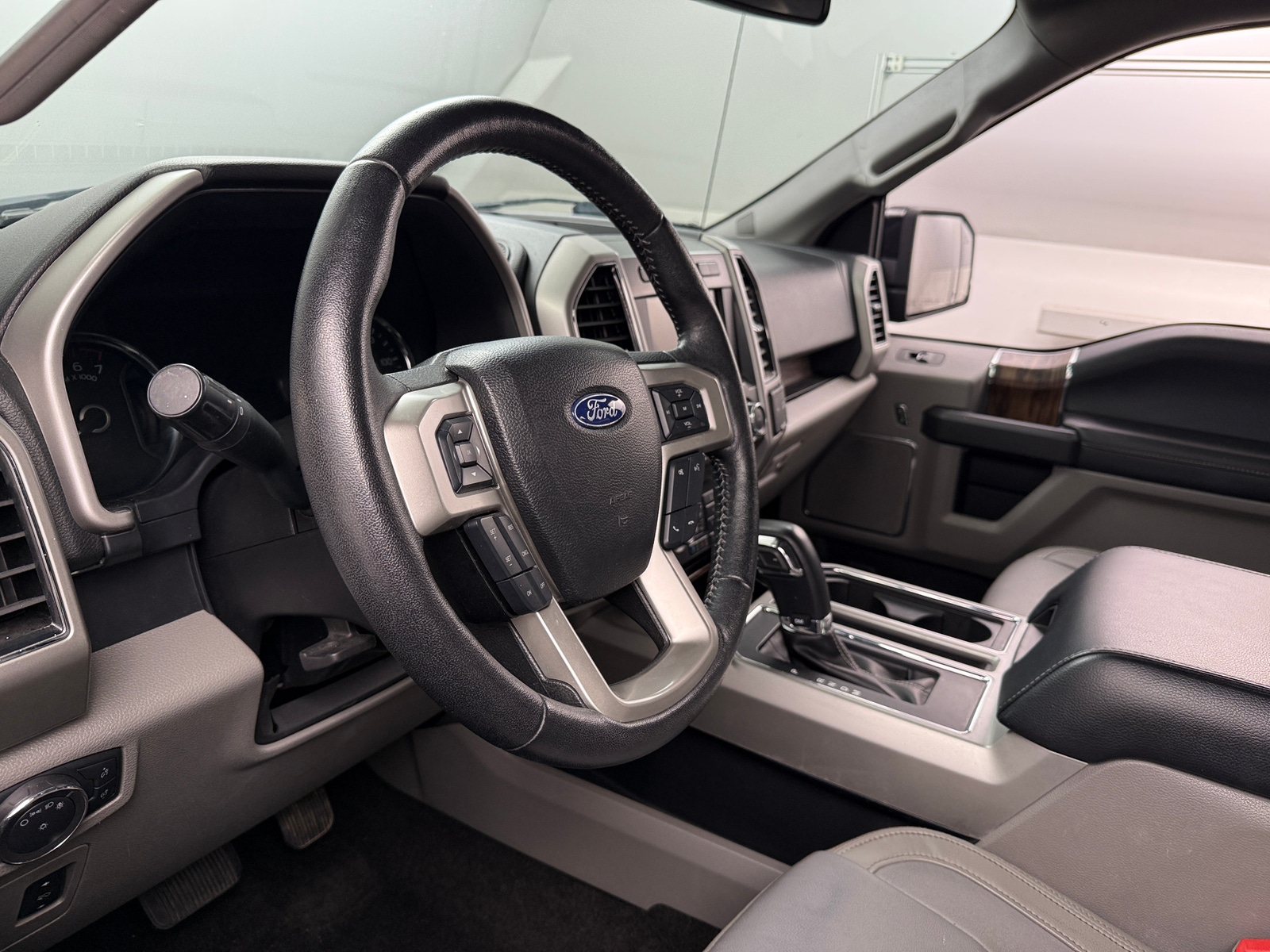 Thumbnail: 2020 Ford Econoline - 4