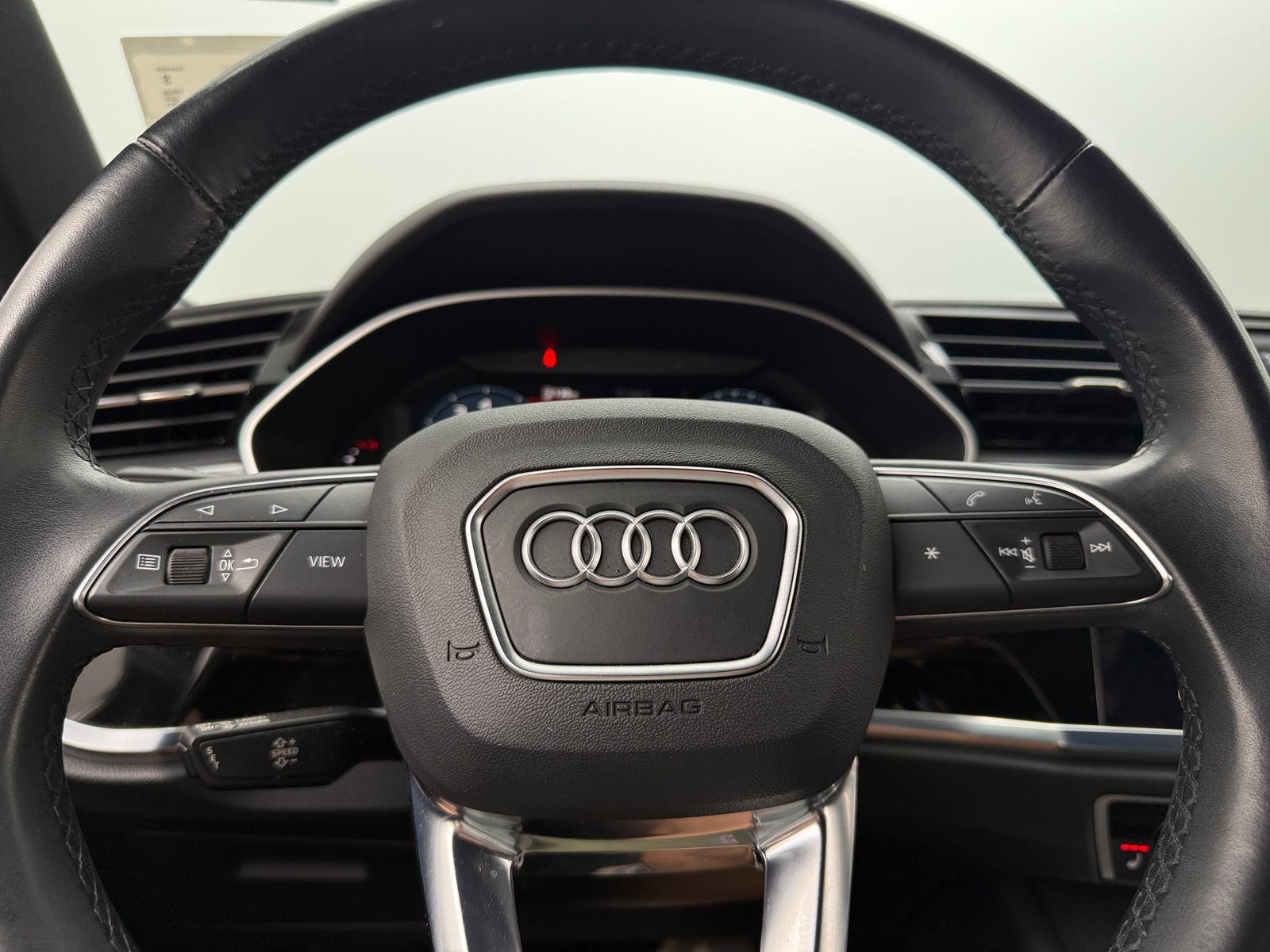 Thumbnail: 2021 Audi Q3 - 4