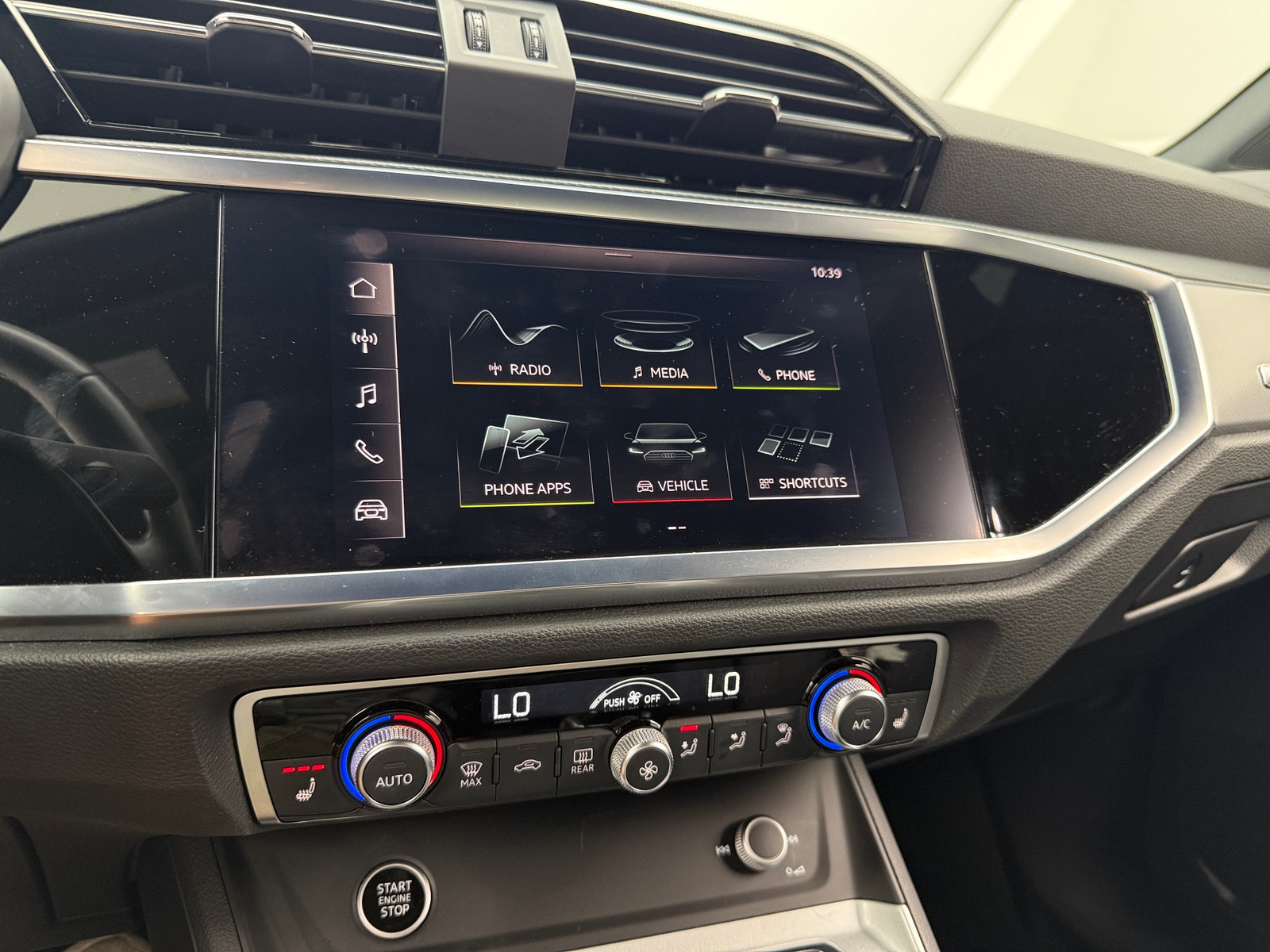 Thumbnail: 2021 Audi Q3 - 3