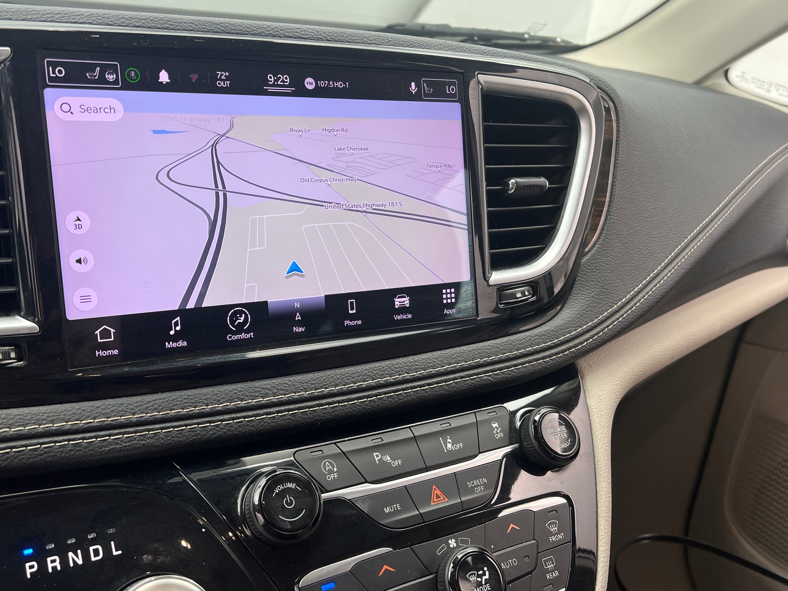 Thumbnail: 2021 Chrysler Pacifica - 3