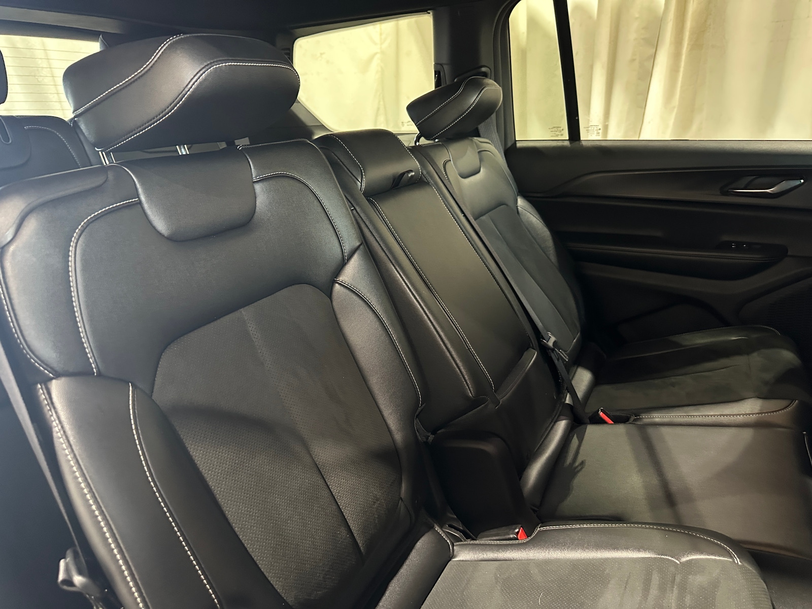Thumbnail: 2024 Jeep Grand Cherokee L - 5