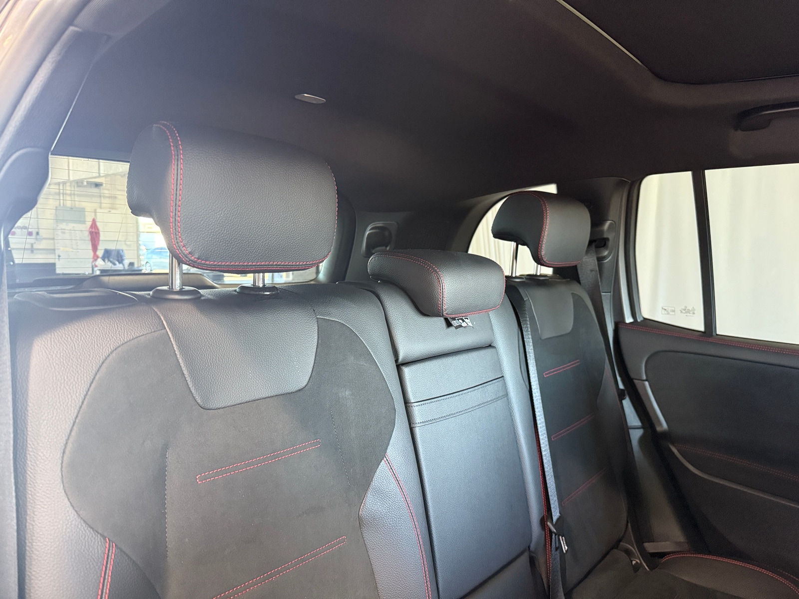Thumbnail: 2020 Mercedes-Benz GLB - 5