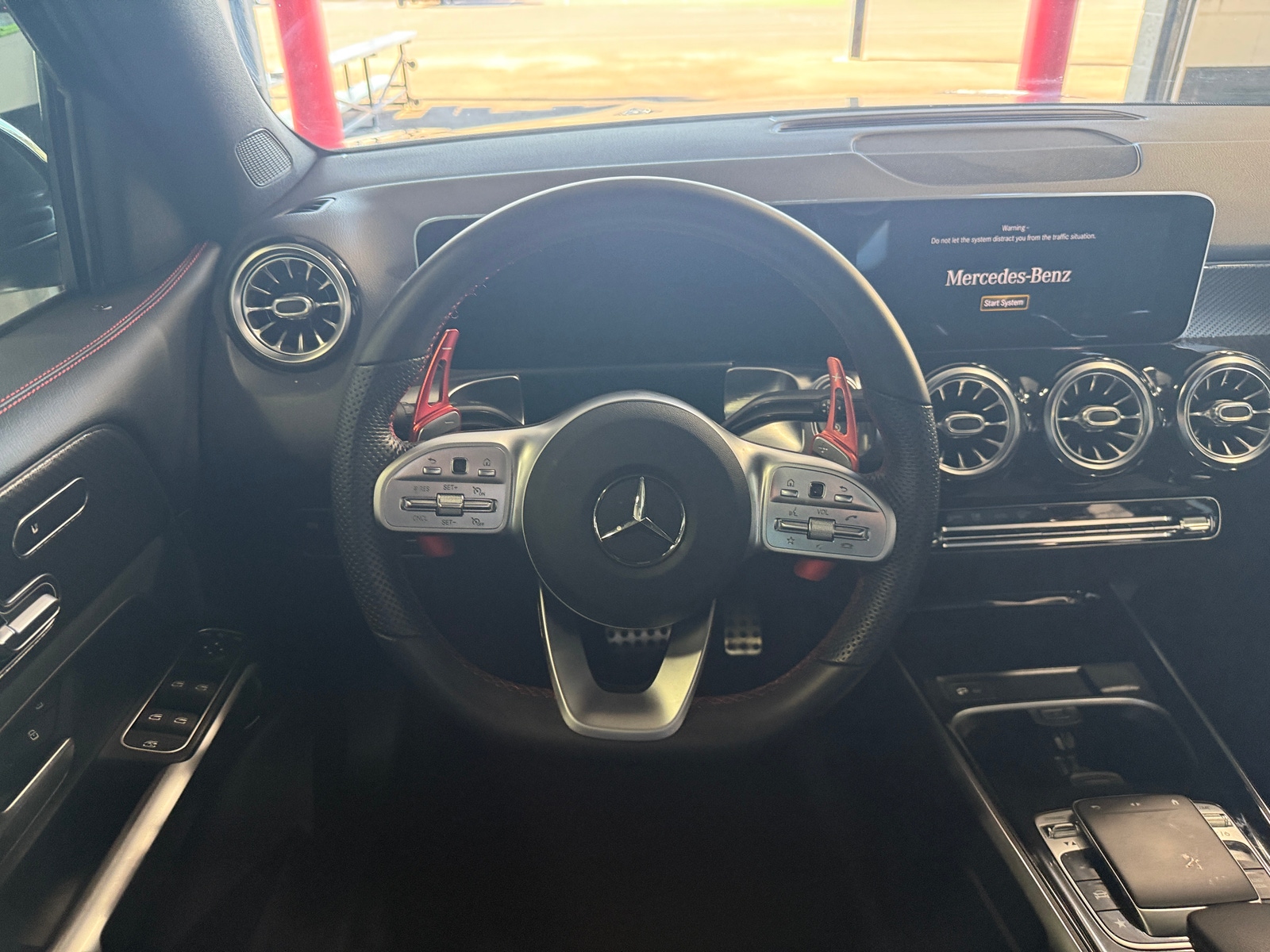 Thumbnail: 2020 Mercedes-Benz GLB - 4