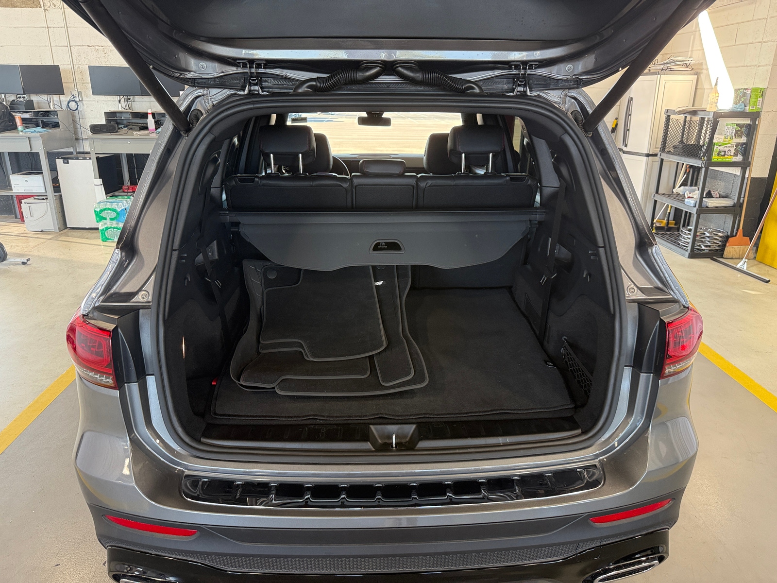 Thumbnail: 2020 Mercedes-Benz GLB - 6