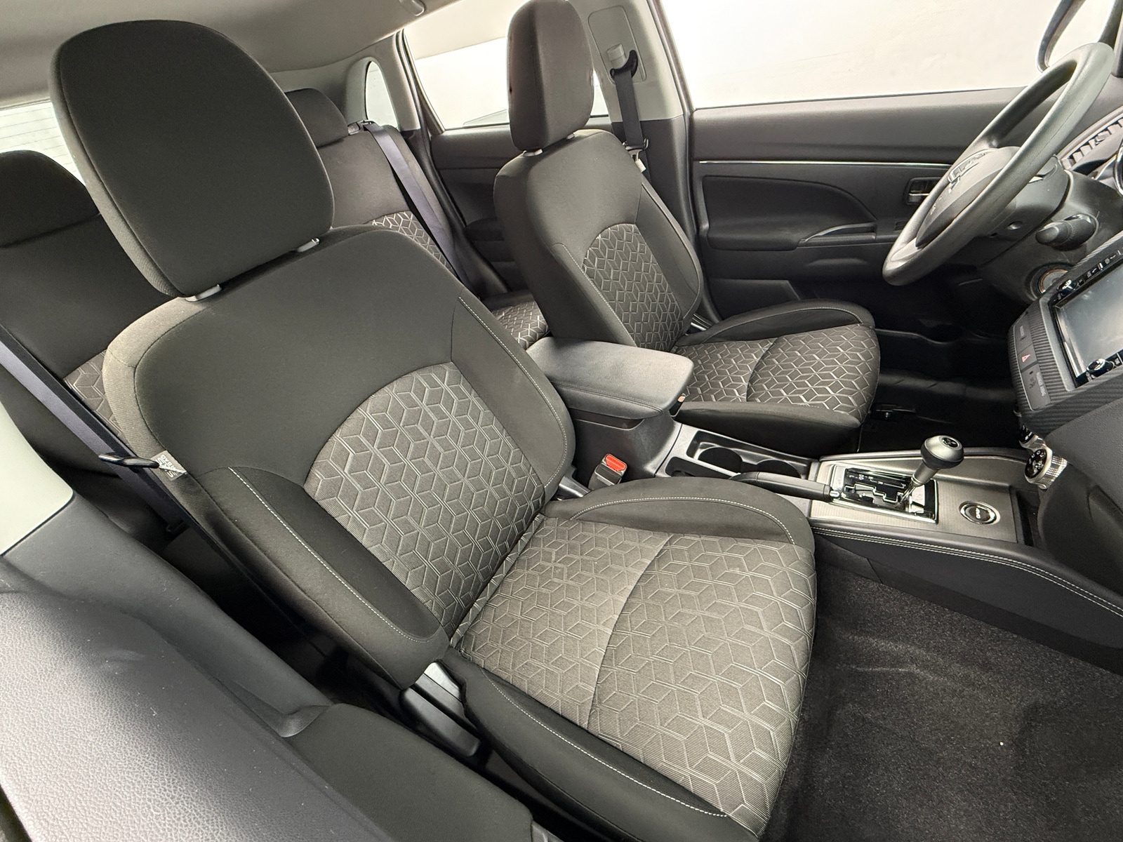 Thumbnail: 2024 Mitsubishi Outlander Sport - 2