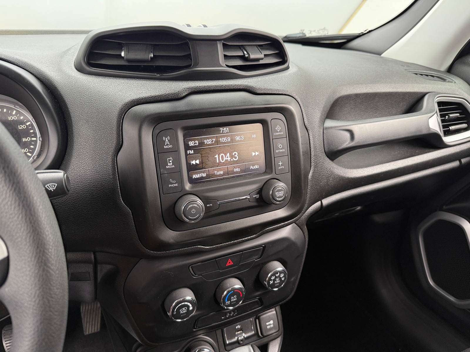 Thumbnail: 2018 Jeep Renegade - 4