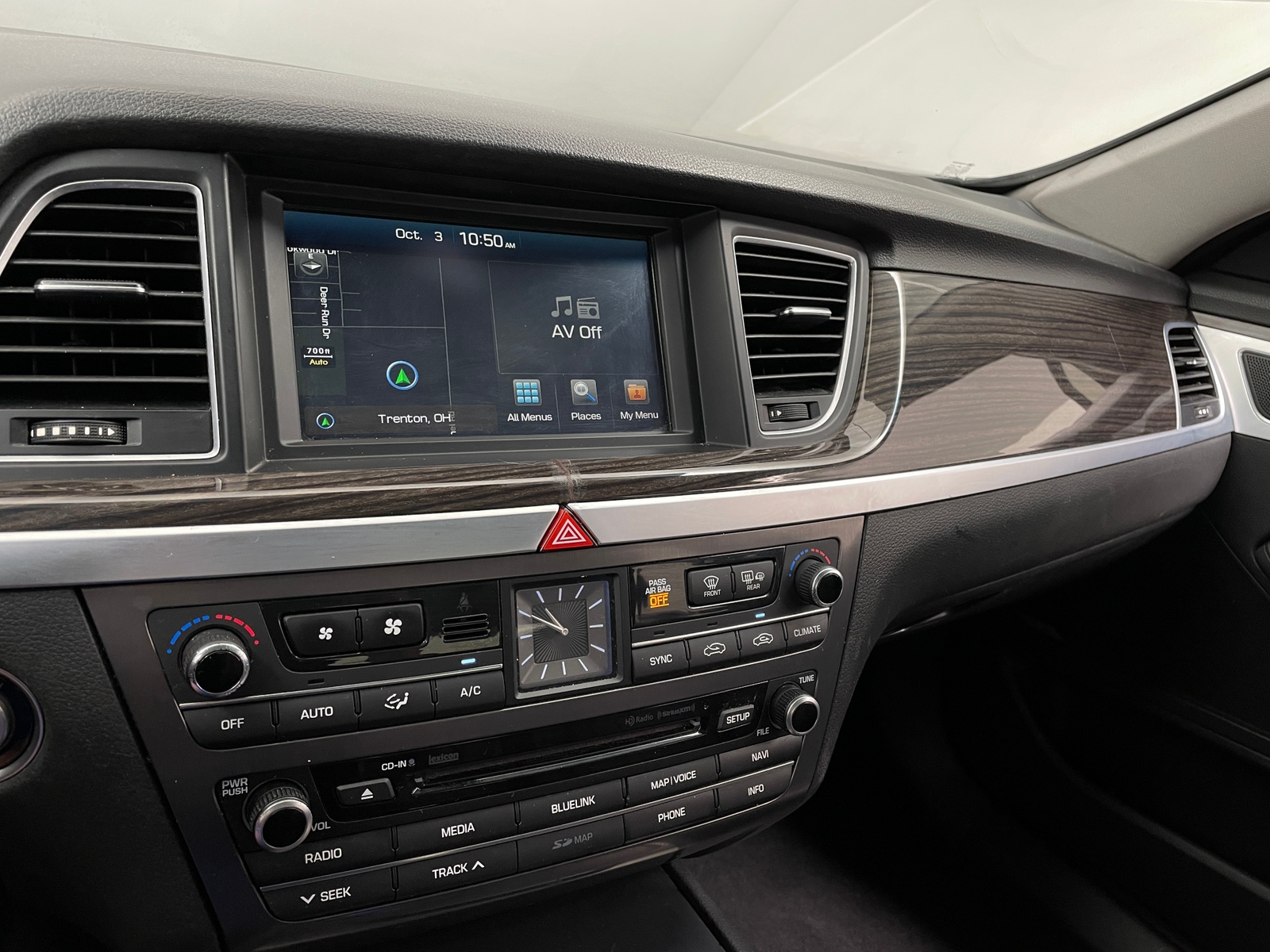 Thumbnail: 2015 Hyundai Genesis - 3