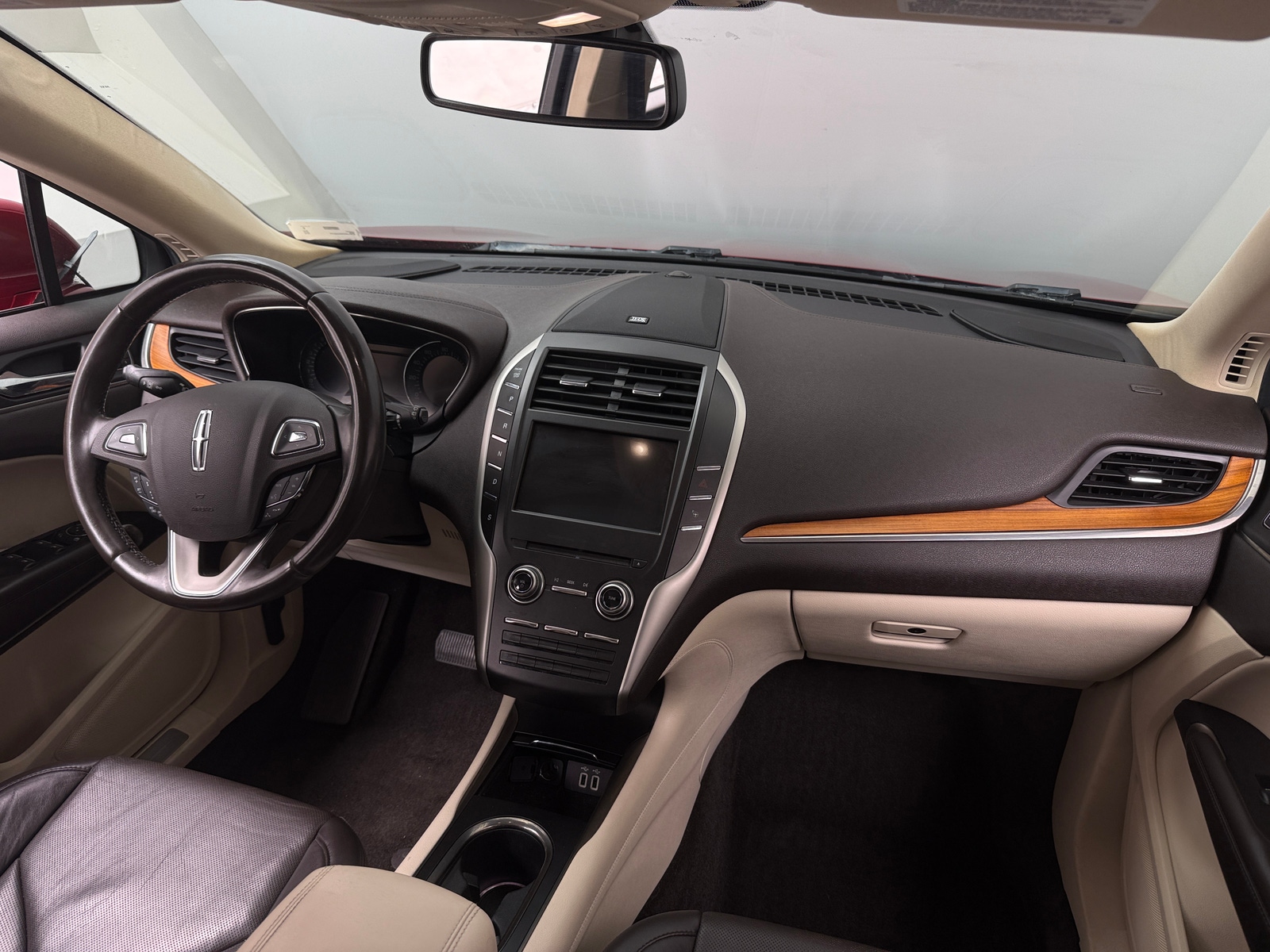 Thumbnail: 2016 Lincoln MKC - 2
