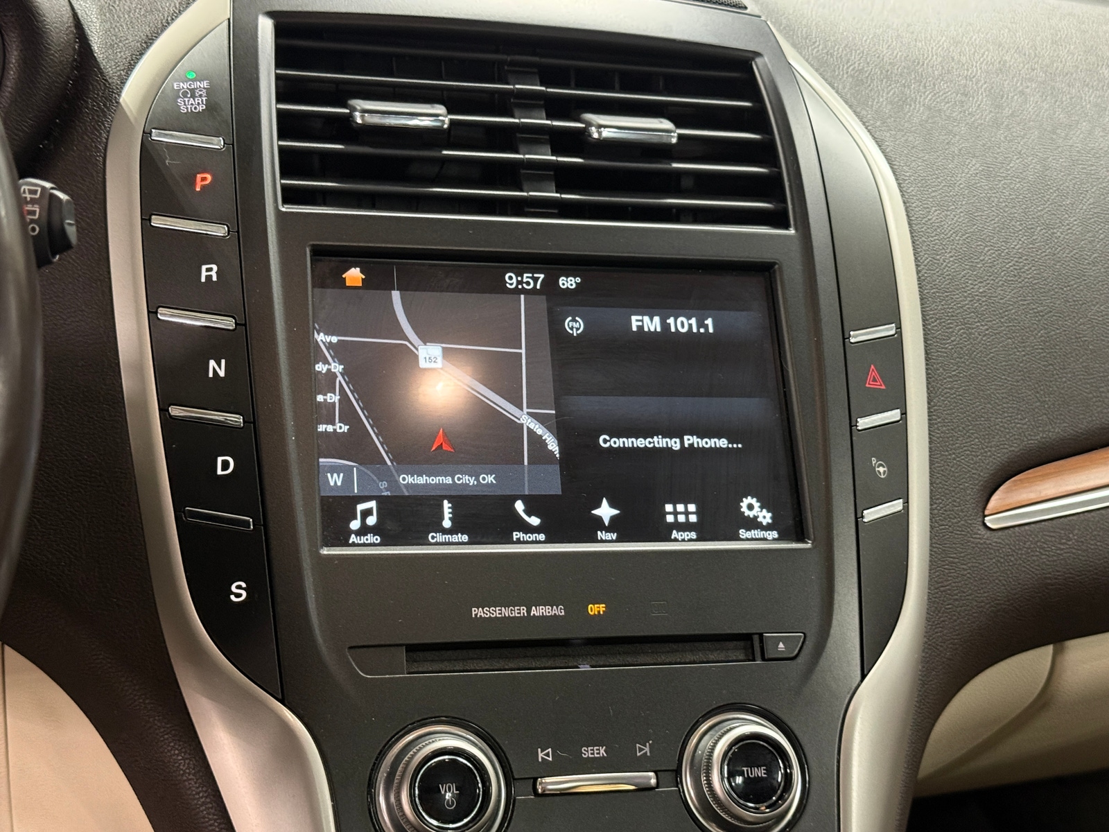 Thumbnail: 2016 Lincoln MKC - 3