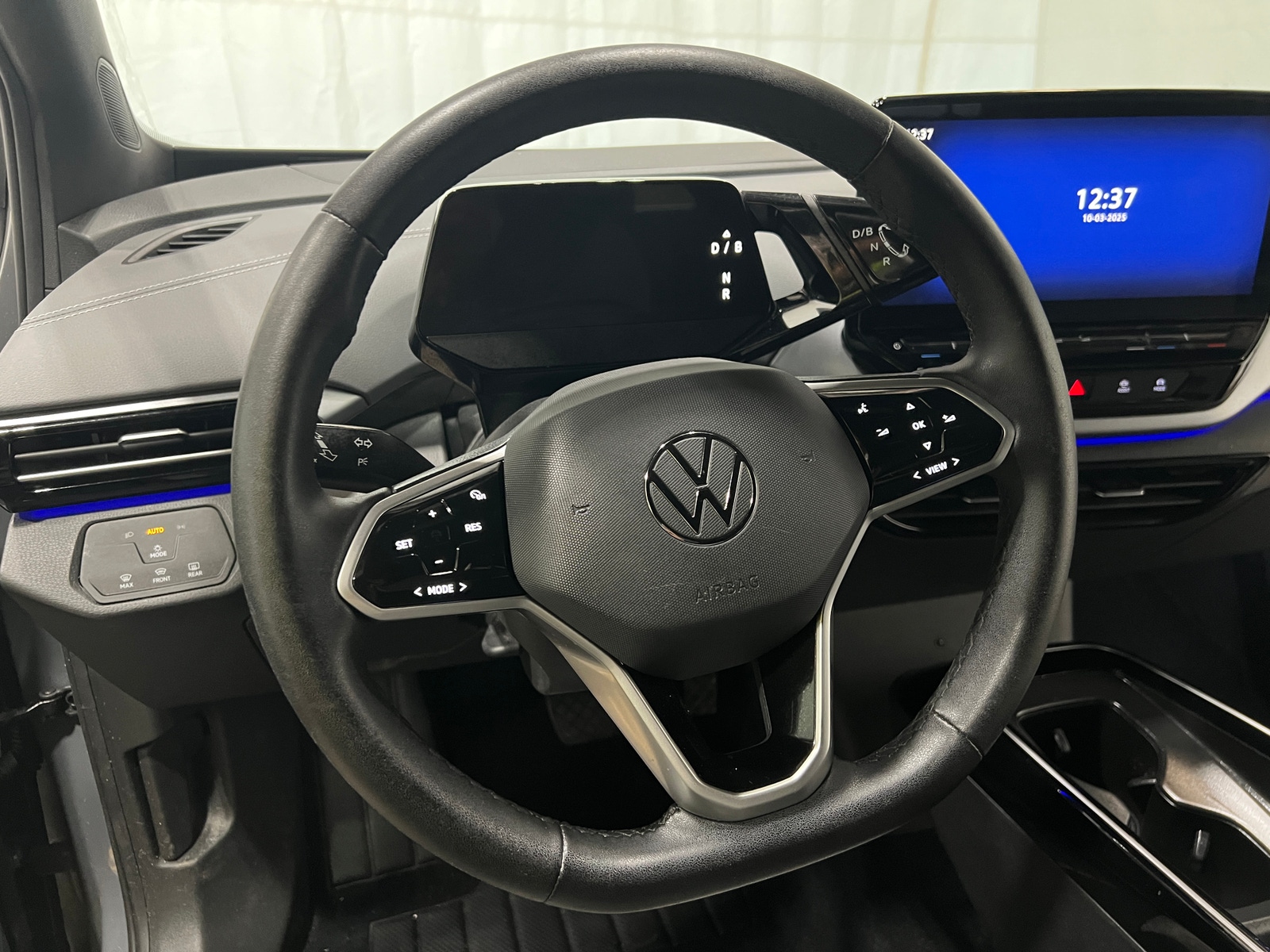 Thumbnail: 2023 Volkswagen ID.4 - 5