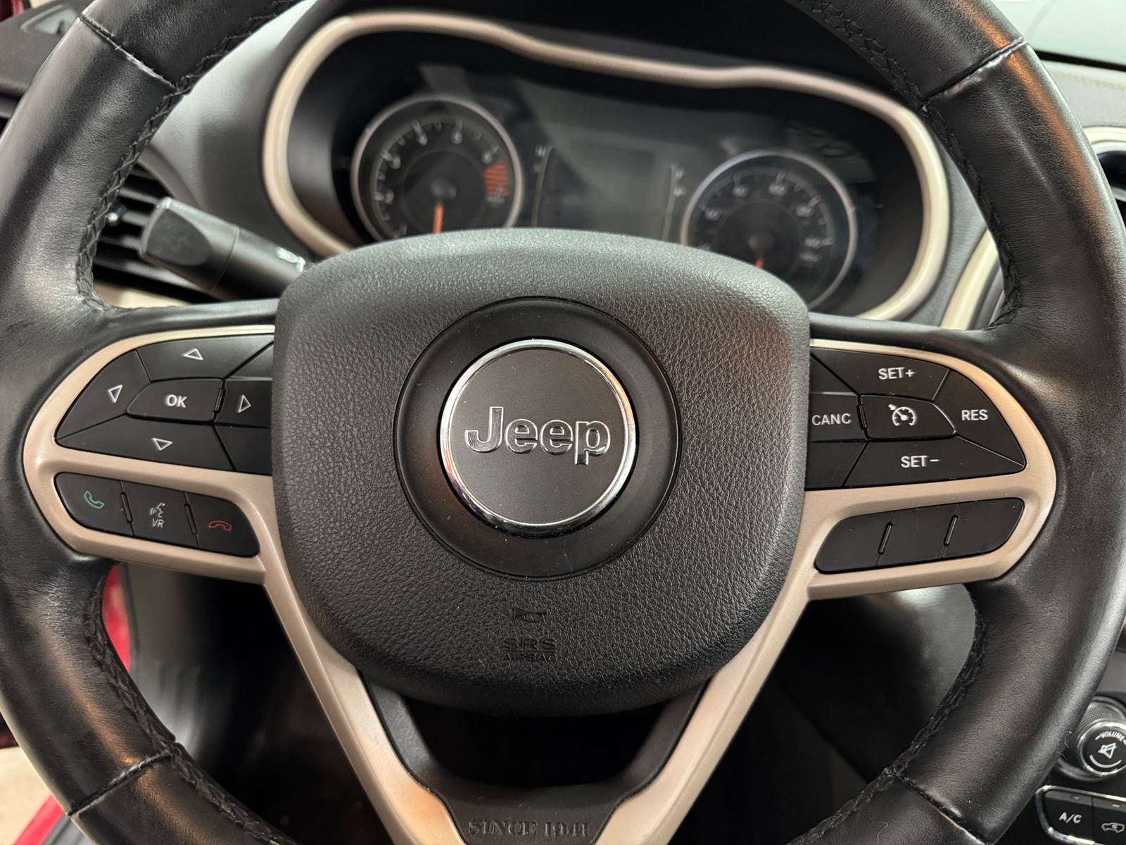 Thumbnail: 2017 Jeep Cherokee - 5