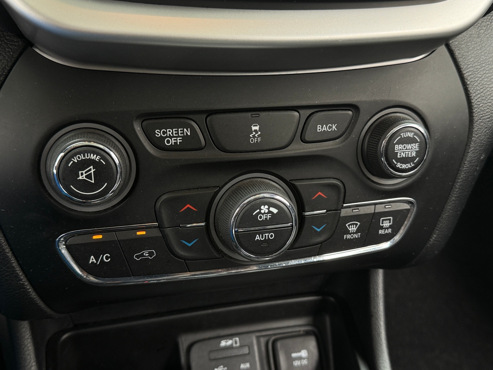 Thumbnail: 2014 Jeep Cherokee - 3