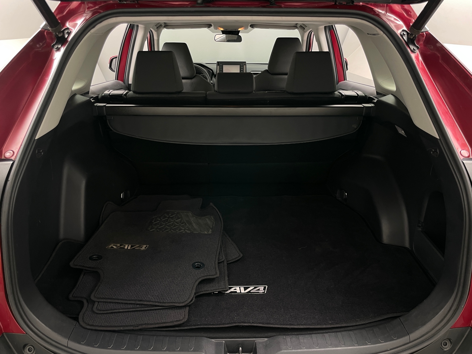 Thumbnail: 2019 Toyota RAV4 - 7