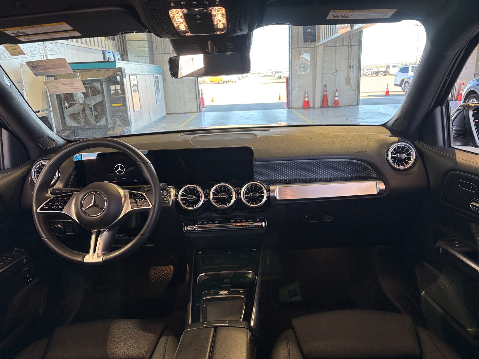 Thumbnail: 2025 Mercedes-Benz GLB - 2