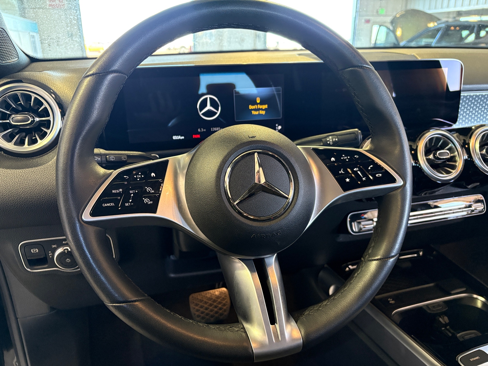 Thumbnail: 2025 Mercedes-Benz GLB - 4