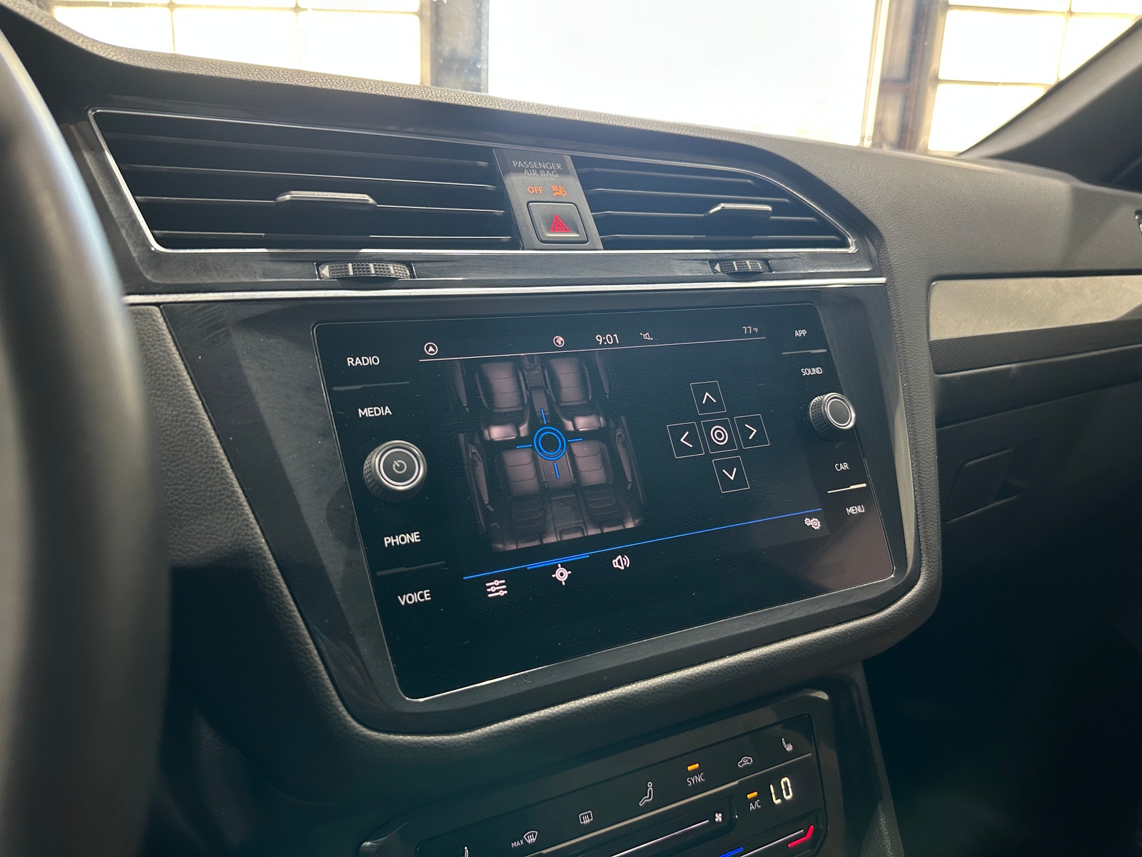 Thumbnail: 2022 Volkswagen Tiguan - 3