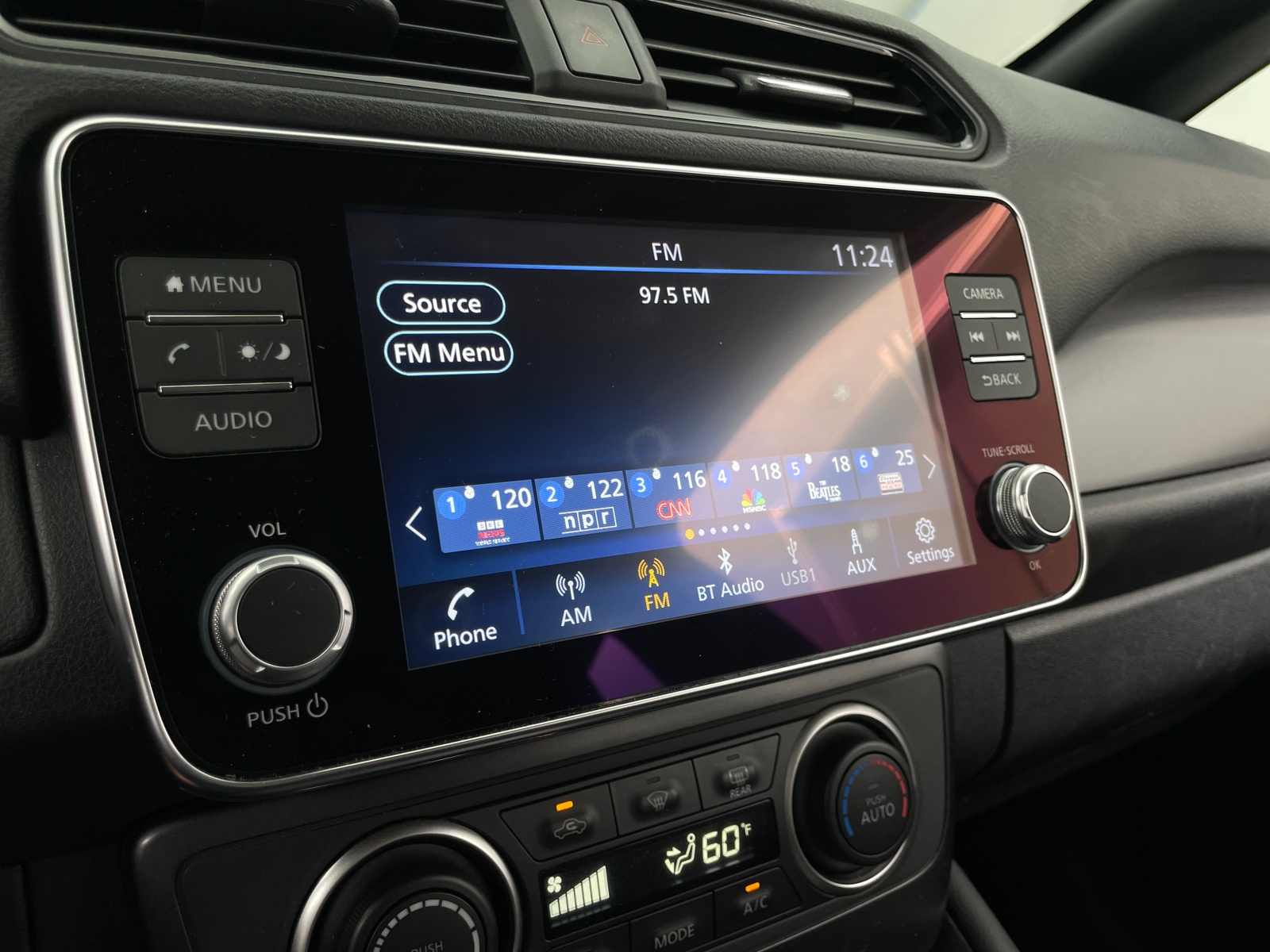 Thumbnail: 2022 Nissan Leaf - 4
