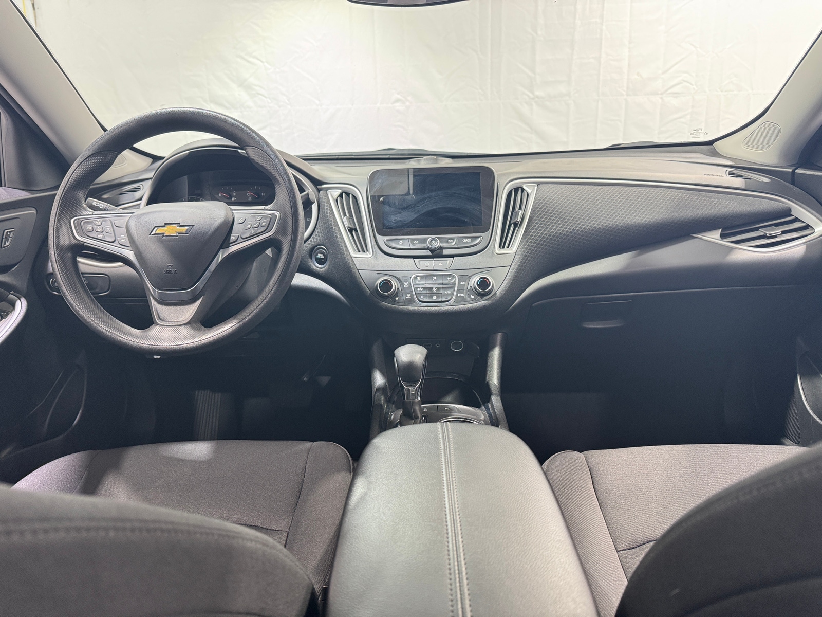 Thumbnail: 2024 Chevrolet Malibu - 3