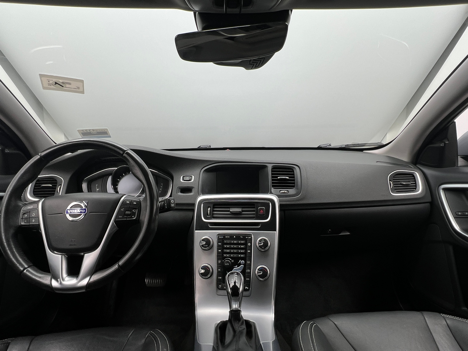 Thumbnail: 2018 Volvo V60 - 2