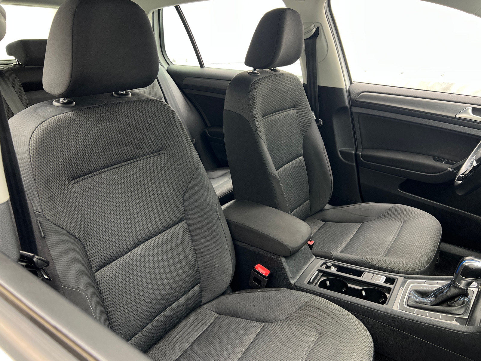 Thumbnail: 2019 Volkswagen e-Golf - 2