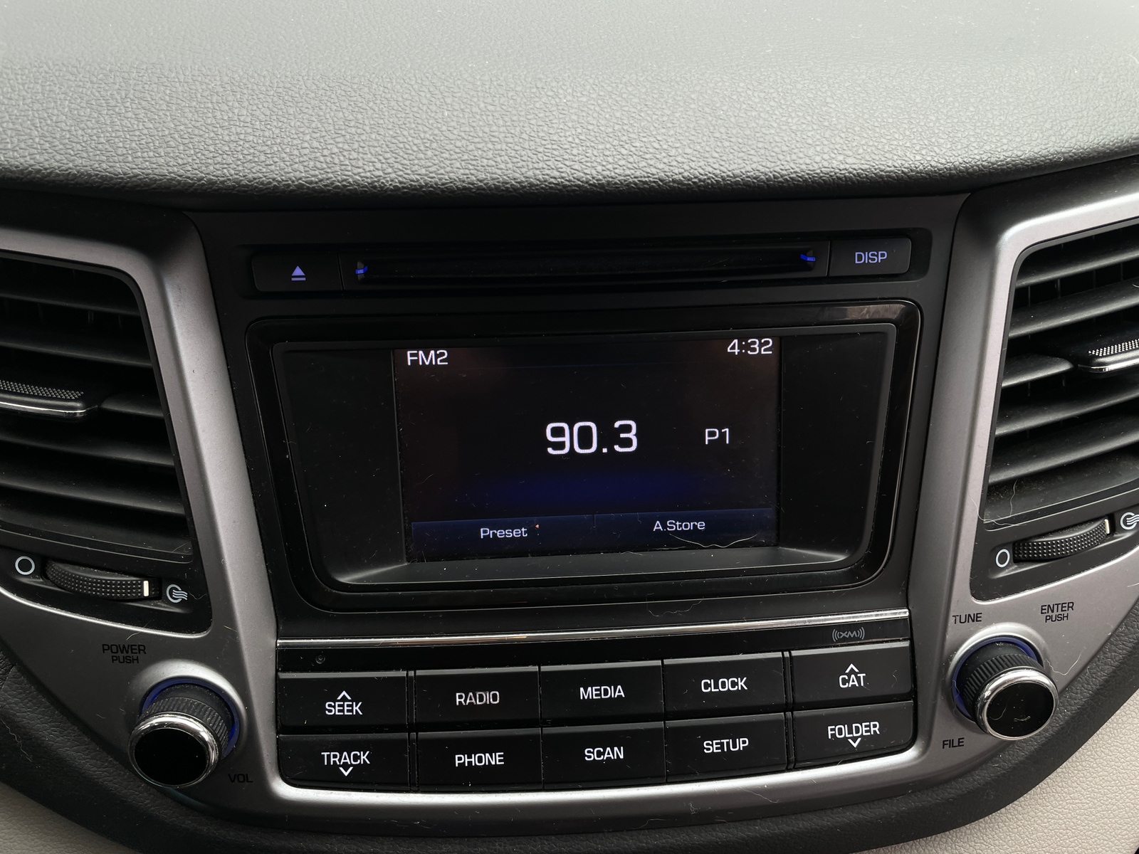 Thumbnail: 2016 Hyundai Tucson - 4